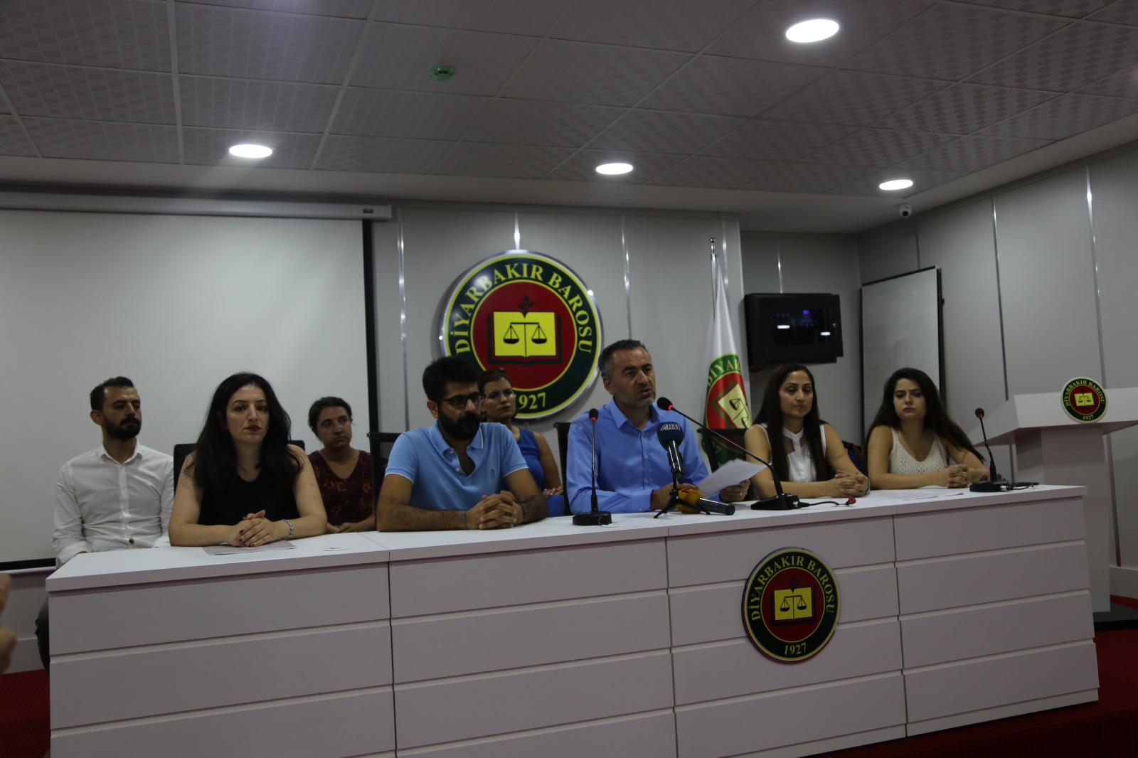 Diyarbakır Barosundan  Adalet Bakanlığına, Ceza ve Tevkif Evleri Genel Müdürlüğüne, Barolara, TBMM’de grubu bulunan siyasi partilere çağrı; zaman geçirmeden Elazığ 2 Nolu Yüksek Güvenlikli Cezaevine gidin, bizim Avukat görüş odasında tanık olduğumuz işkenceye tanıklık edin — 3
