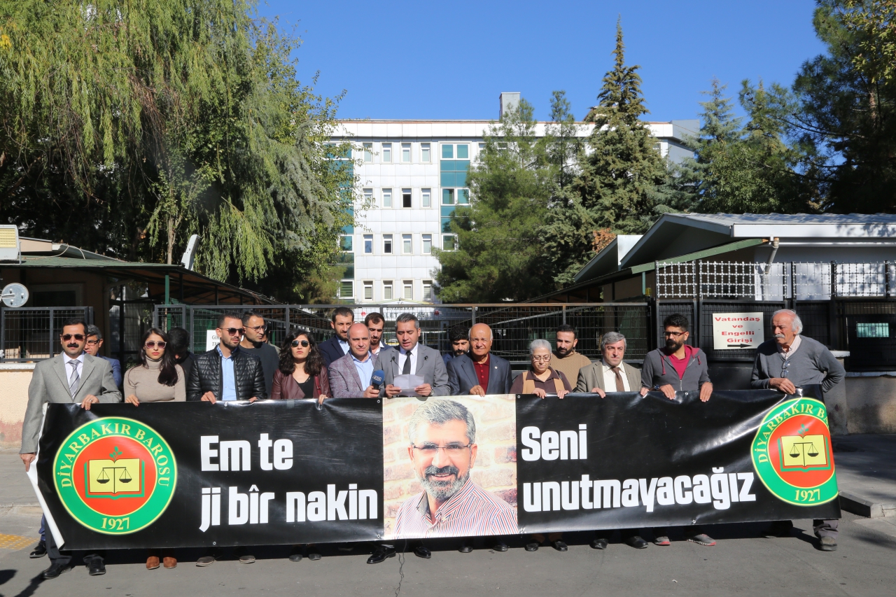 Çalakiya Bîranînê ya Hefteya 201. A Qetilkirina Serokê Baroya Me Tahîr ELÇÎ Li Ber Dadgeha Amedê Pêk Hat... — 1