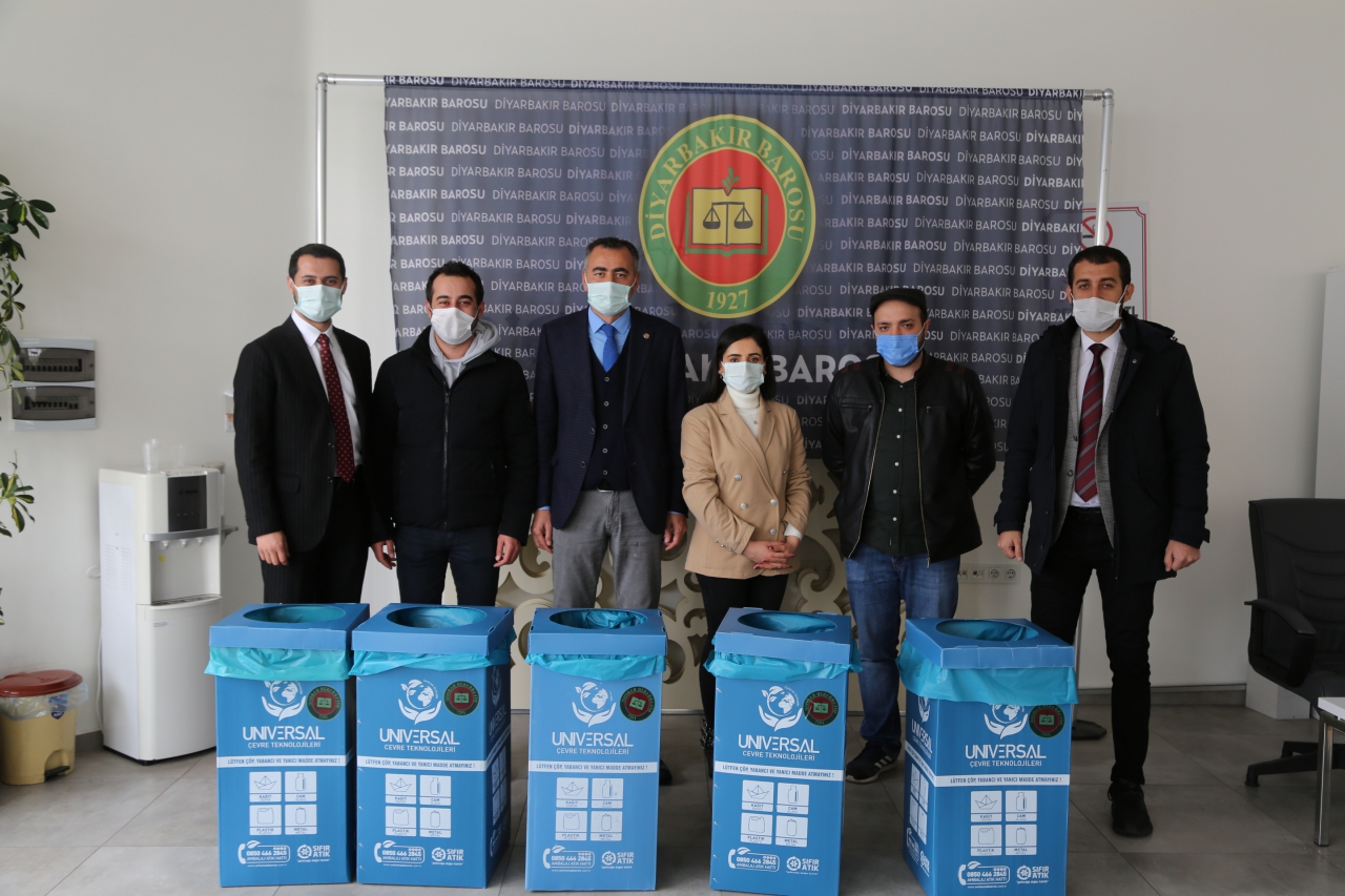 Ji Hêla Komîsyona Bajar û Derdorê ve Li Buroyên Hempîşeyên Me Yên Ku Beşdarê Projeya Veguherîna Paşve Bûne QutiyênVeguherîna Paşve Hatine Belavkirin. — 1