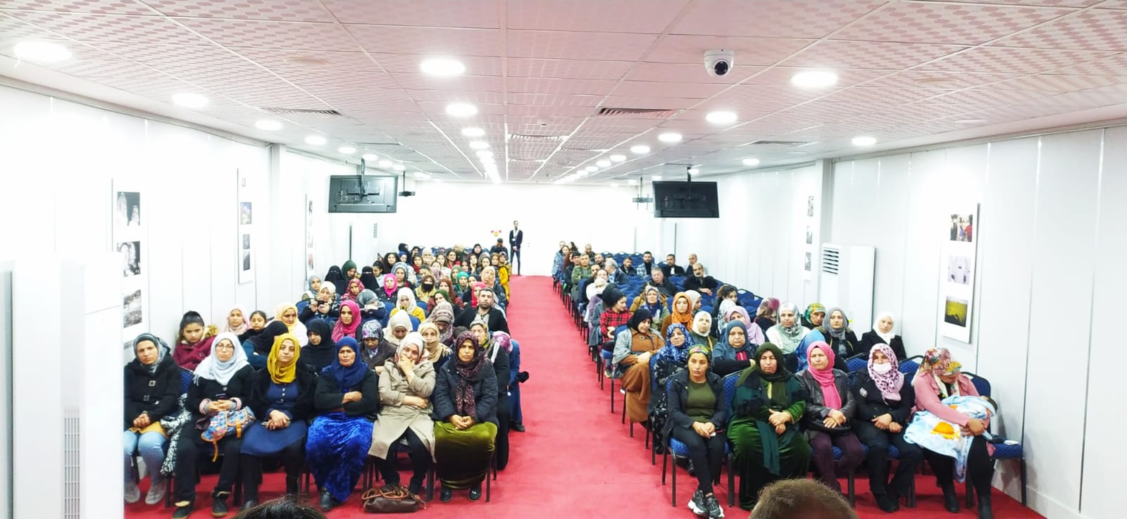 Di Wergiriya Bernameya Hefteya Mafên Mirovan De Panela Bi Mijara 'Mafên Penaberan' Pêk Hat. — 1