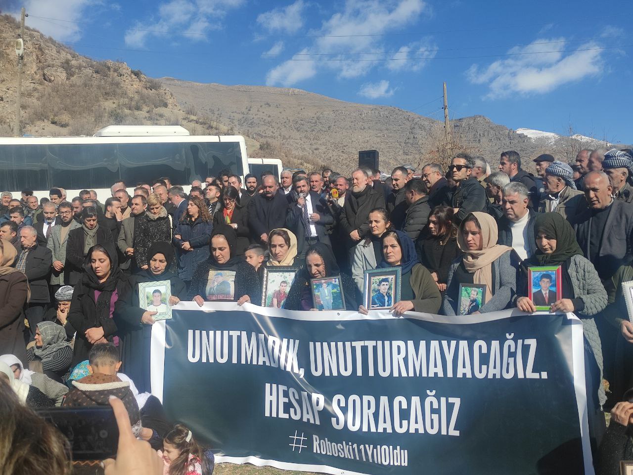 Baroya Me, Beşdarî Çalakiya Bîranînê Ku Di 11. Salvegera Komkujiya Roboskî De Li Goristana Roboskiyê Hat Lidarxistin Bû. — 1