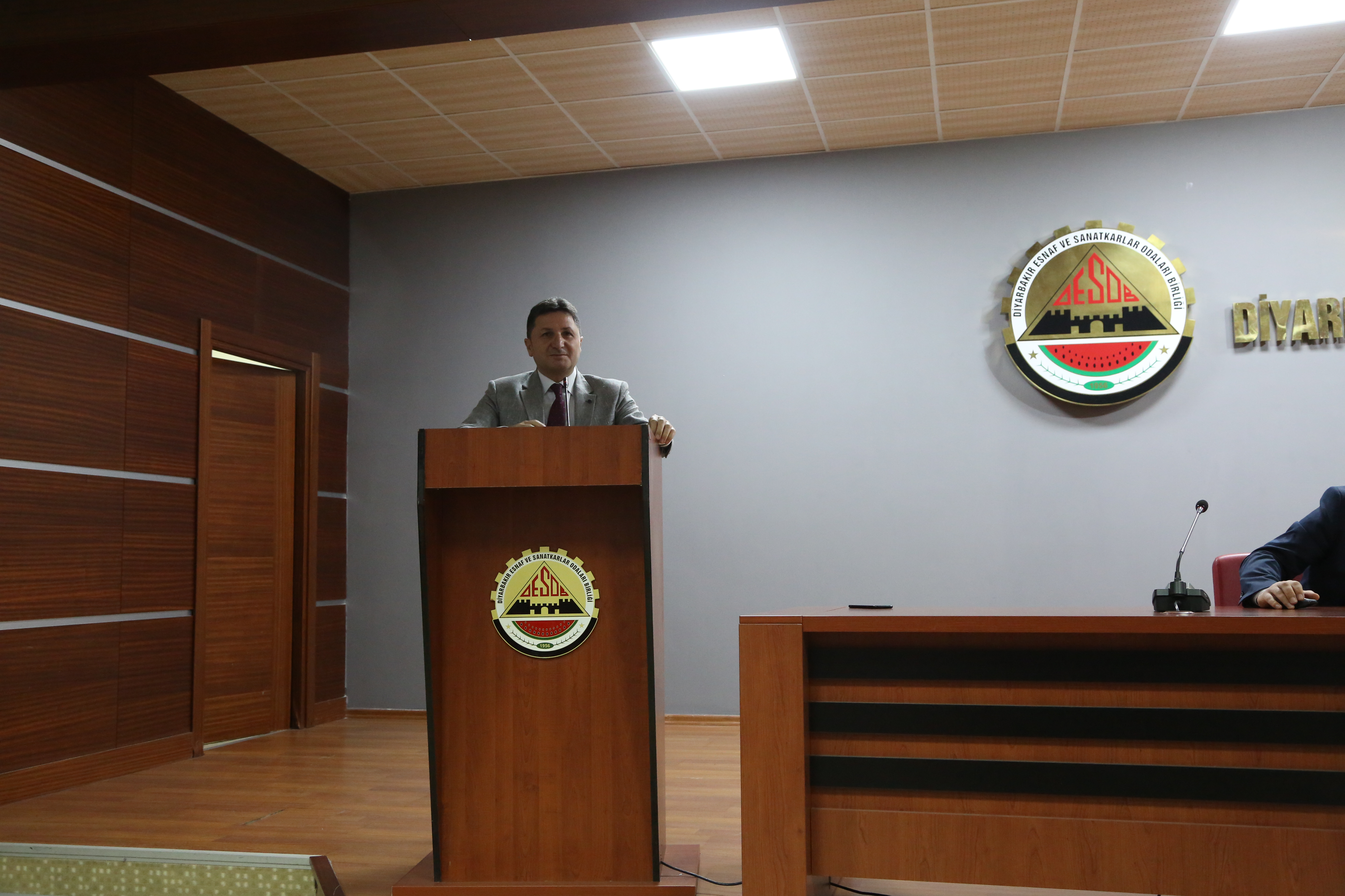 Semînera Perwerdehiya Navpîşeyî Ya Bi Mijara "Sepanên QRD’ê(HMK)” Pêk Hat — 1