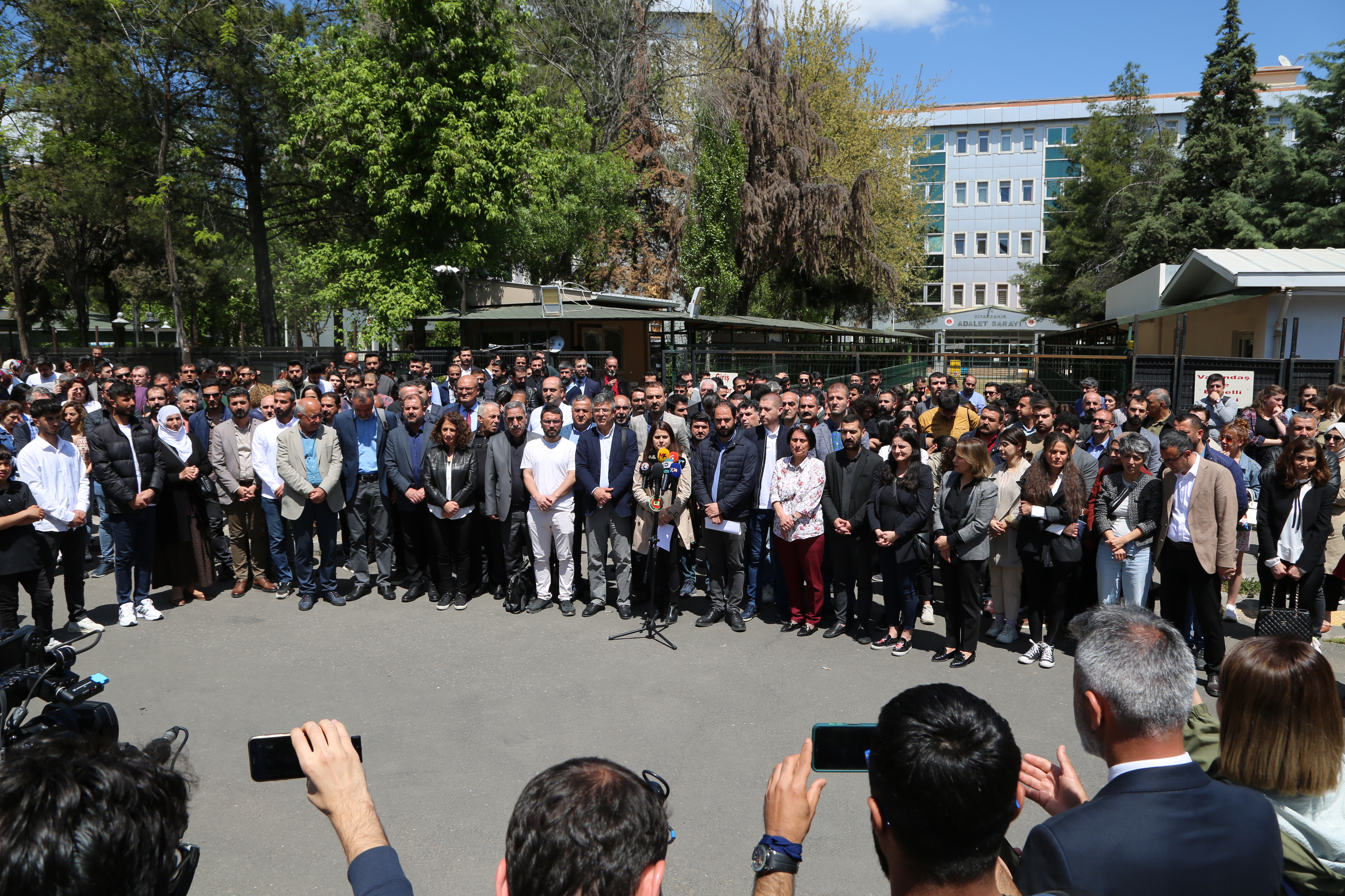 Seçim öncesi yargı eliyle gözdağını kabul etmiyoruz. — 1