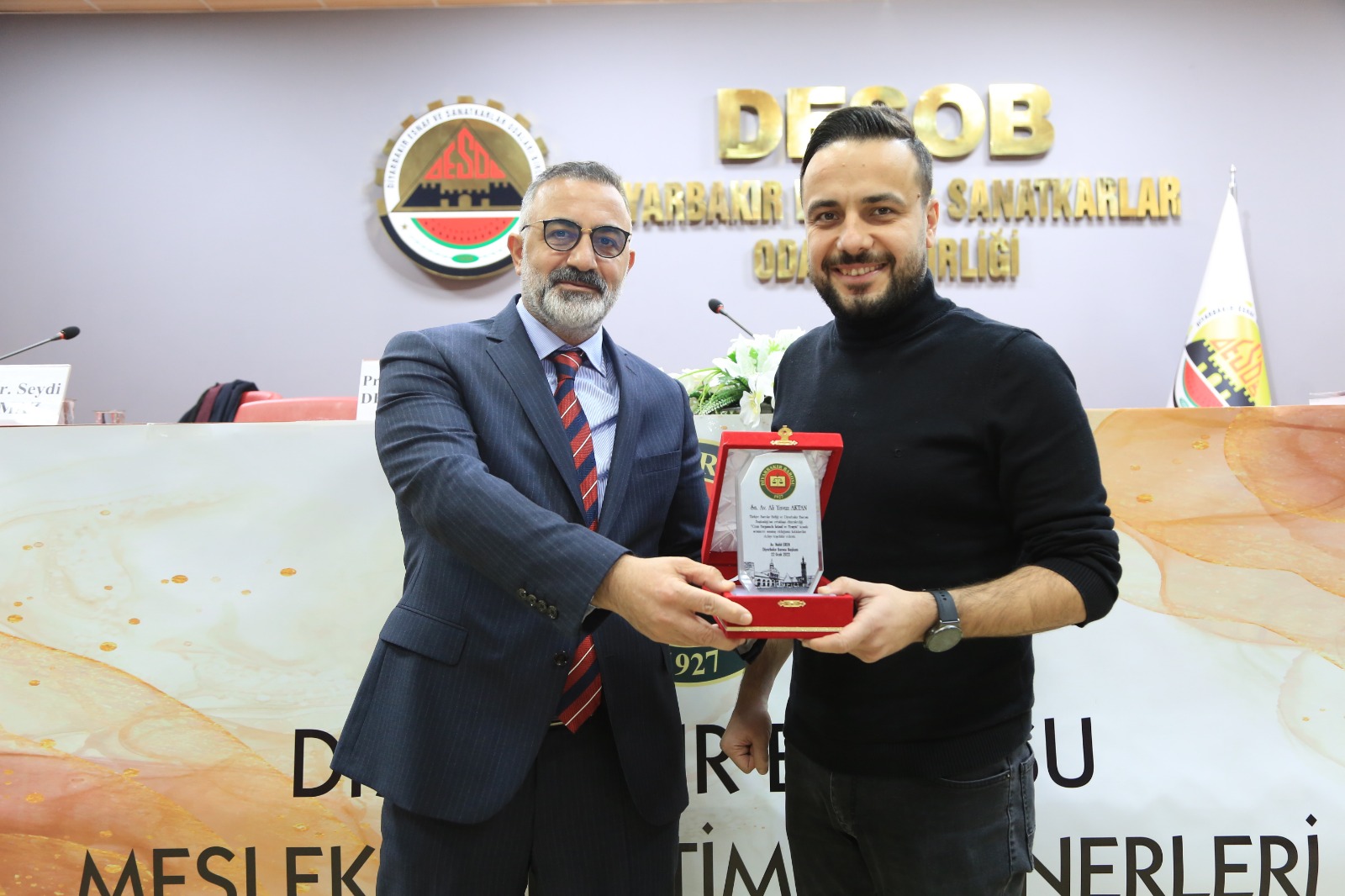Semînera Perwerdehiya Navpîşeyî Ya Bi Mijara 'Di Darizîna Cezayê De Îstinaf, Temyîz û Îtirazkirin' Hat Lidarxistin. — 13