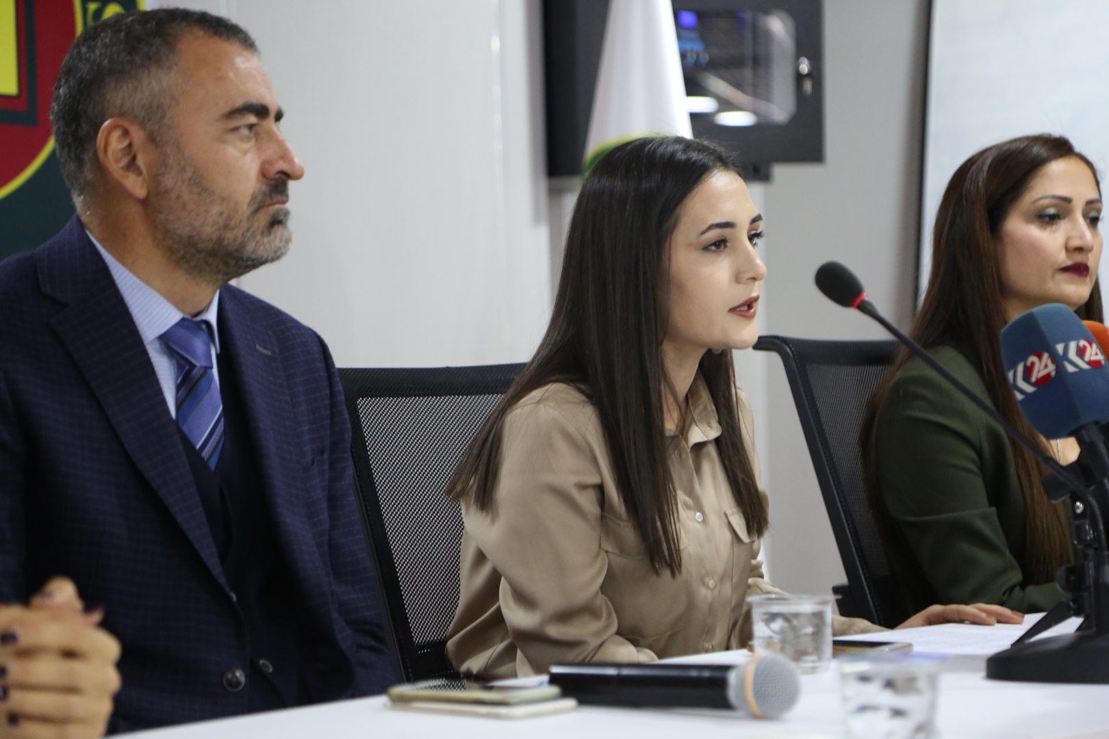 Jı çapemenî û gel re — 2