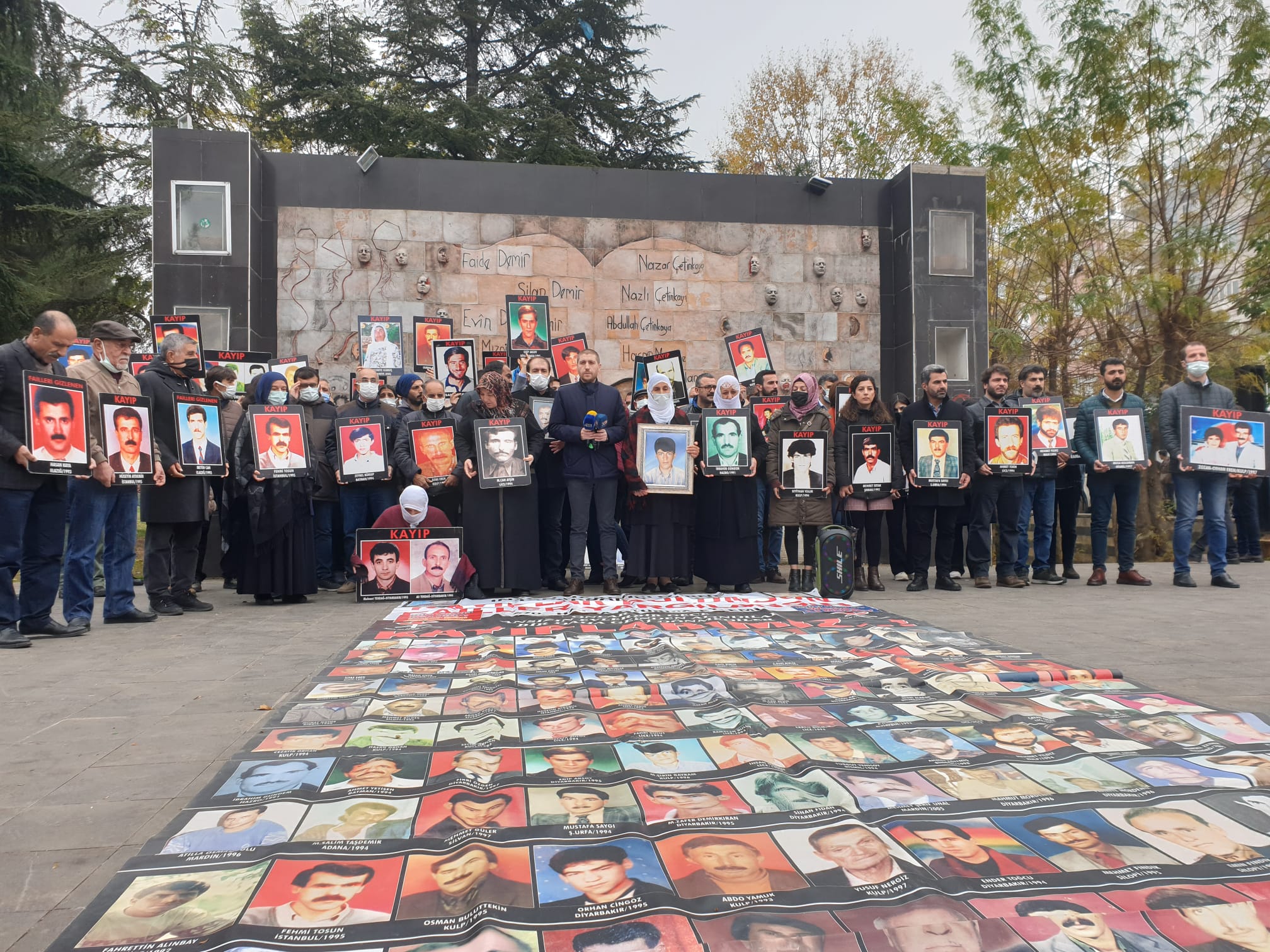 Di Wergiriya Bernameya "Hefteya Mafên Mirovan" a 10-17'yê Berfanbarê de, Xizmên Windayan Li Ber Bîrdariya Mafê Jiyanê ya Parka Koşûyolûyê Çalakiya Rûniştinê Hat Lidarxistin. — 2