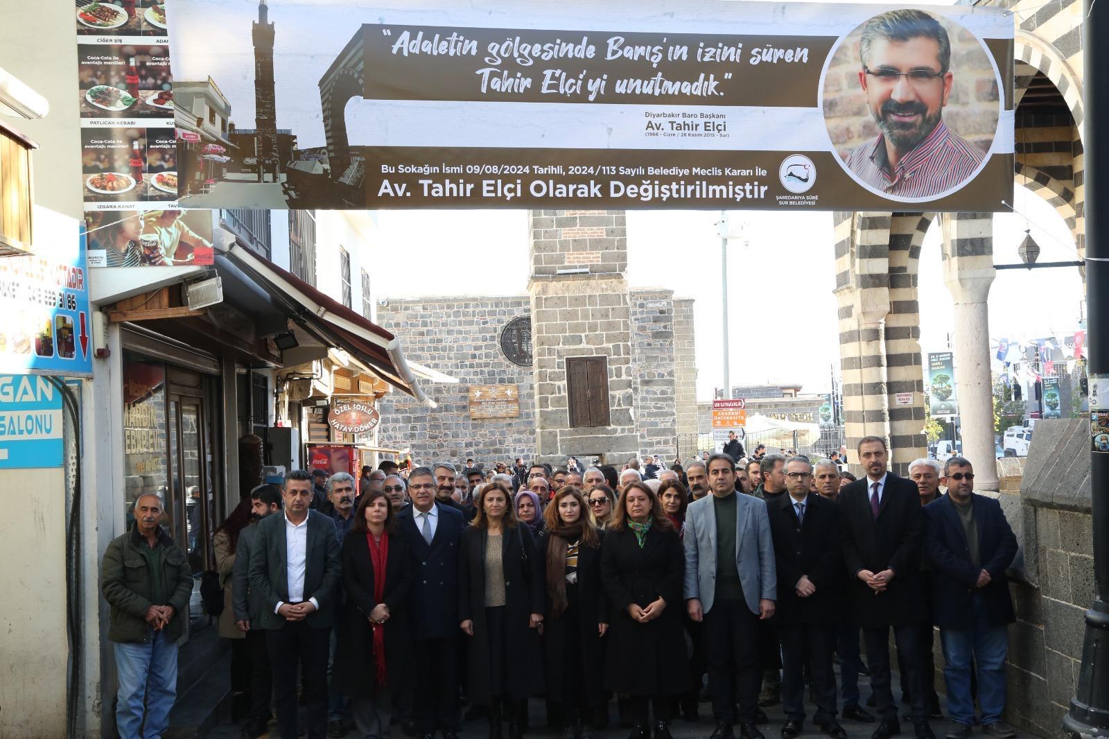 Sur Belediyesi ve Diyarbakır Büyükşehir Belediyesi’nin almış olduğu karar ile Dört Ayaklı Minare’nin bulunduğu sokağın adına Ebedi Başkanımız Av.TAHİR ELÇİ ismi verildi — 1