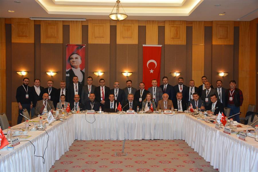 Genişletilmiş Ege-Marmara-Akdeniz Baro Başkanları Toplantısı Sonuç Bildirgesi: Hukuksuzluktan Boğulmuş Ülkede Hukuk Konuşmaya Çalışıyoruz. — 1
