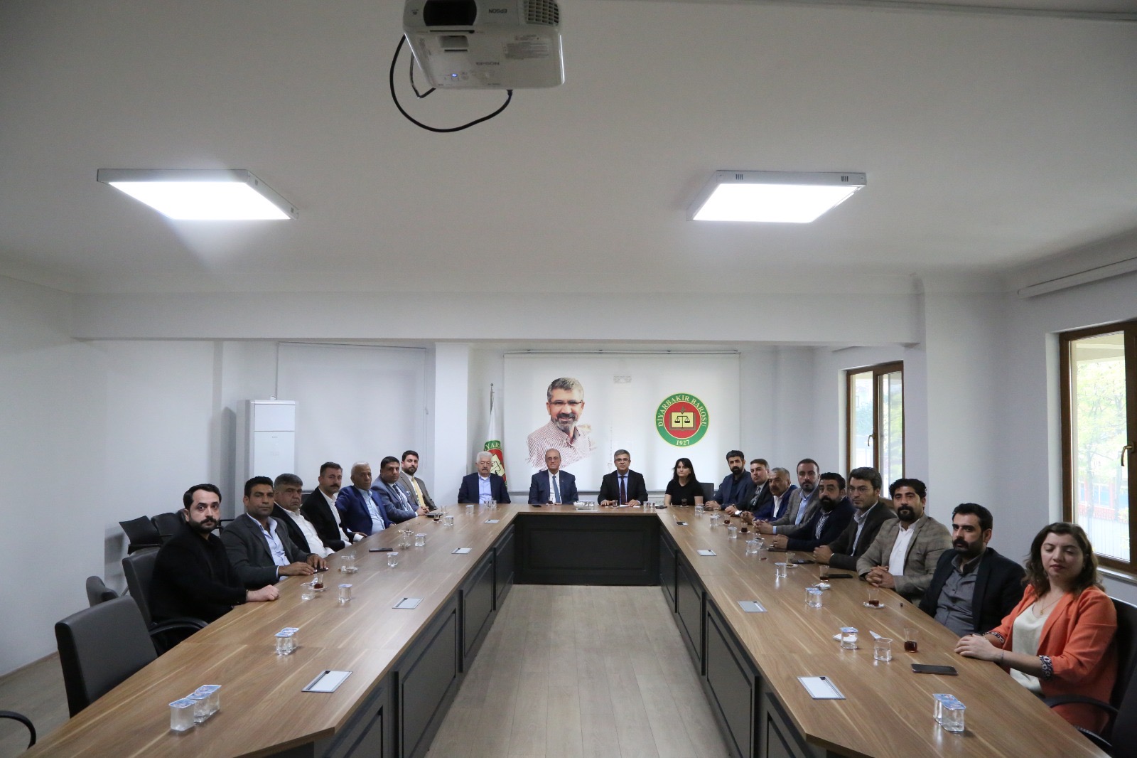 Önceki dönem CHP milletvekili Hurşit Güneş ve beraberindeki heyet Baromuzu ziyaret etti. — 1