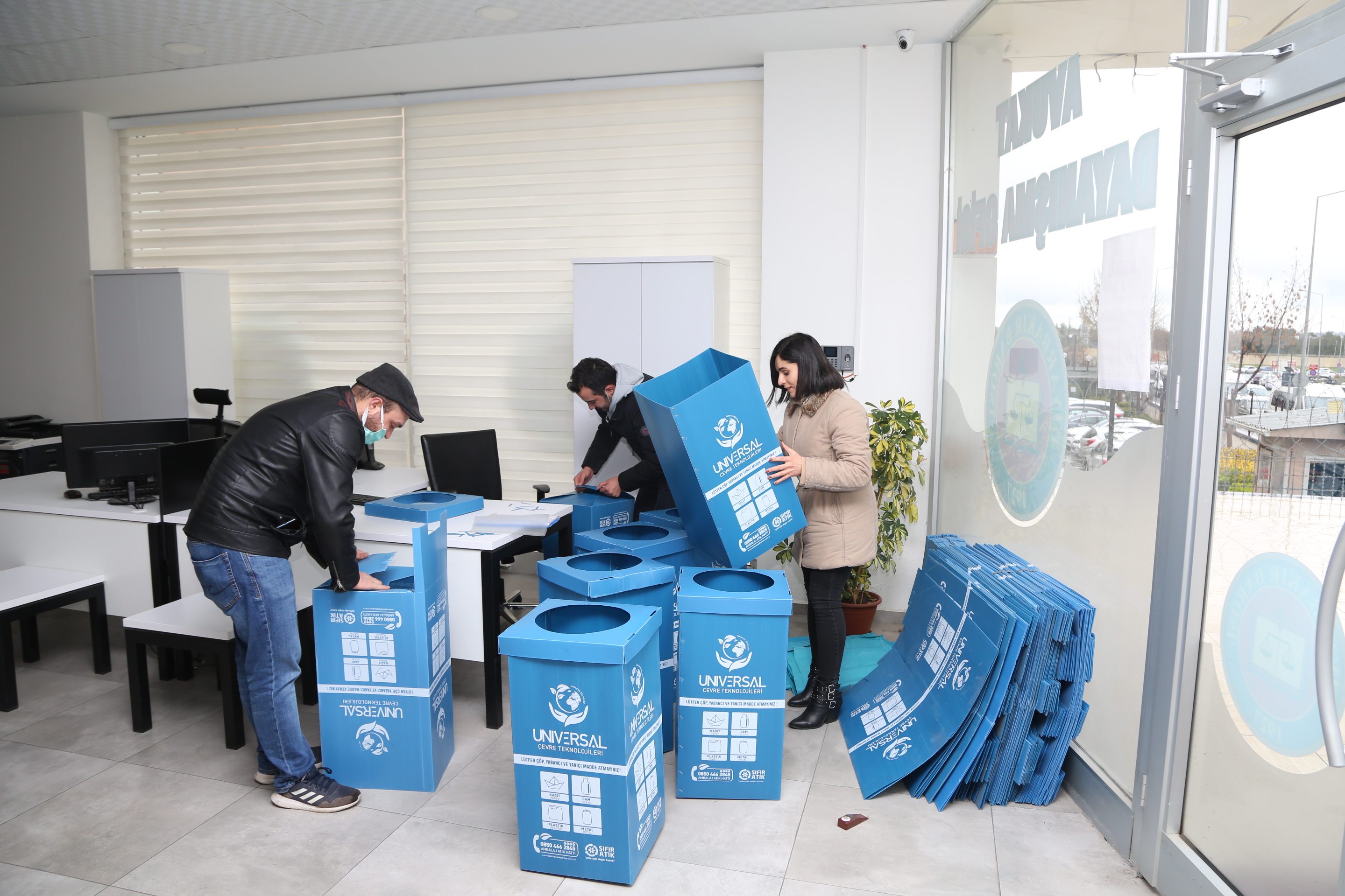 Ji Hêla Komîsyona Bajar û Derdorê ve Li Buroyên Hempîşeyên Me Yên Ku Beşdarê Projeya Veguherîna Paşve Bûne QutiyênVeguherîna Paşve Hatine Belavkirin. — 3