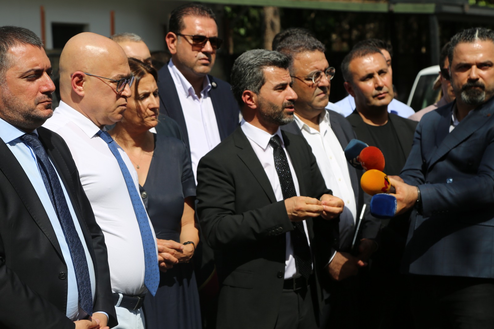 Pêncemîn Danişîna Doza ku Kujerên Serokê Baroya Me Tahîr ELÇÎyî ku Hatibû Qetilkirin Tên Darizandin Pêk Hat. — 3