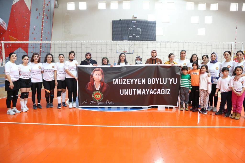 Di Wergiriya 25'ê Mijdarê Roja Têkoşîna Li Hember Tundiya Li Ser Jinê Ya Navneteweyî De Ji Bo Bîranîna Prz. Muzeyyen BOYLÛyê Maça Voleybolê Hat Lidarxistin. — 4