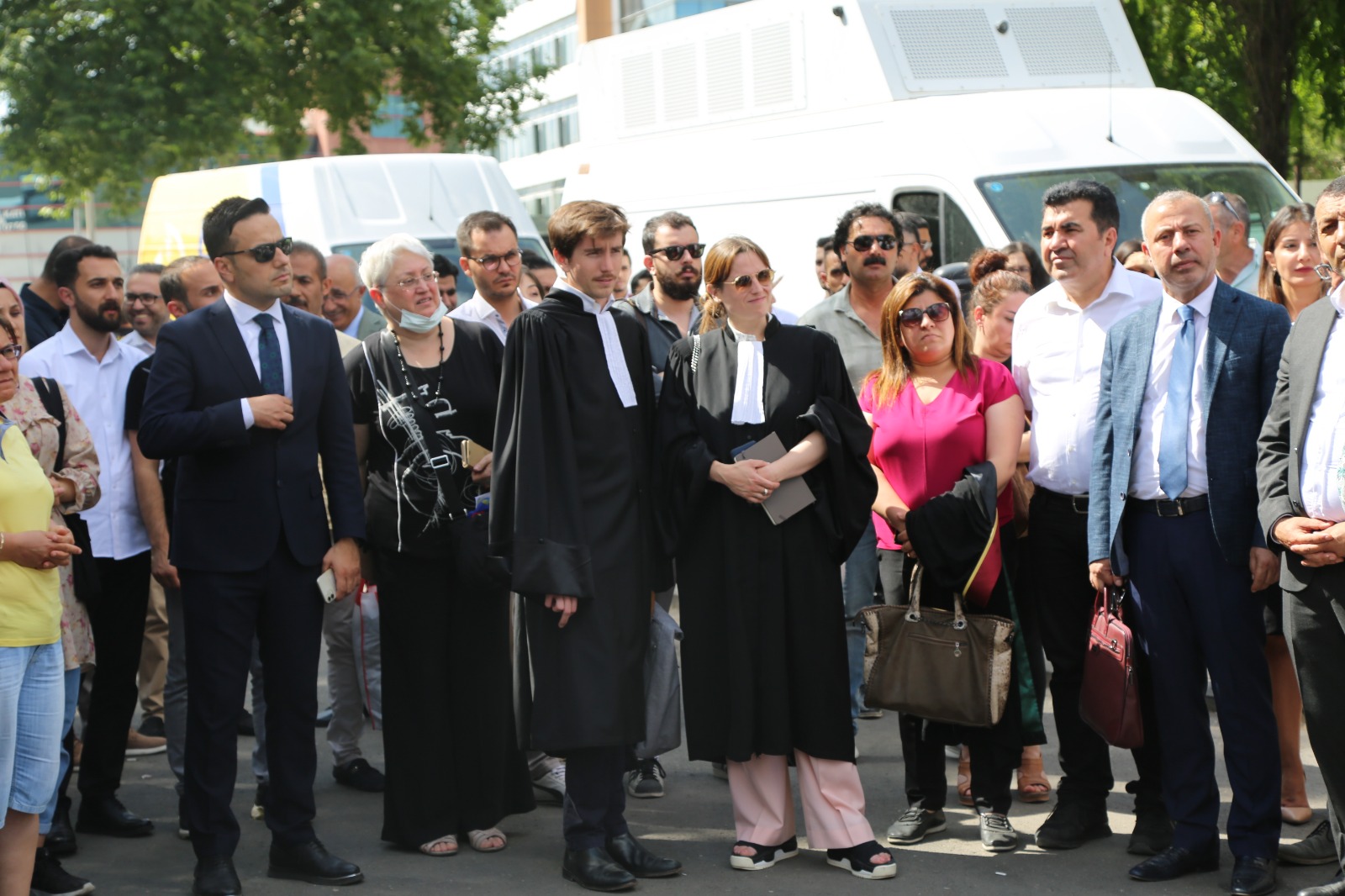Pêncemîn Danişîna Doza ku Kujerên Serokê Baroya Me Tahîr ELÇÎyî ku Hatibû Qetilkirin Tên Darizandin Pêk Hat. — 4