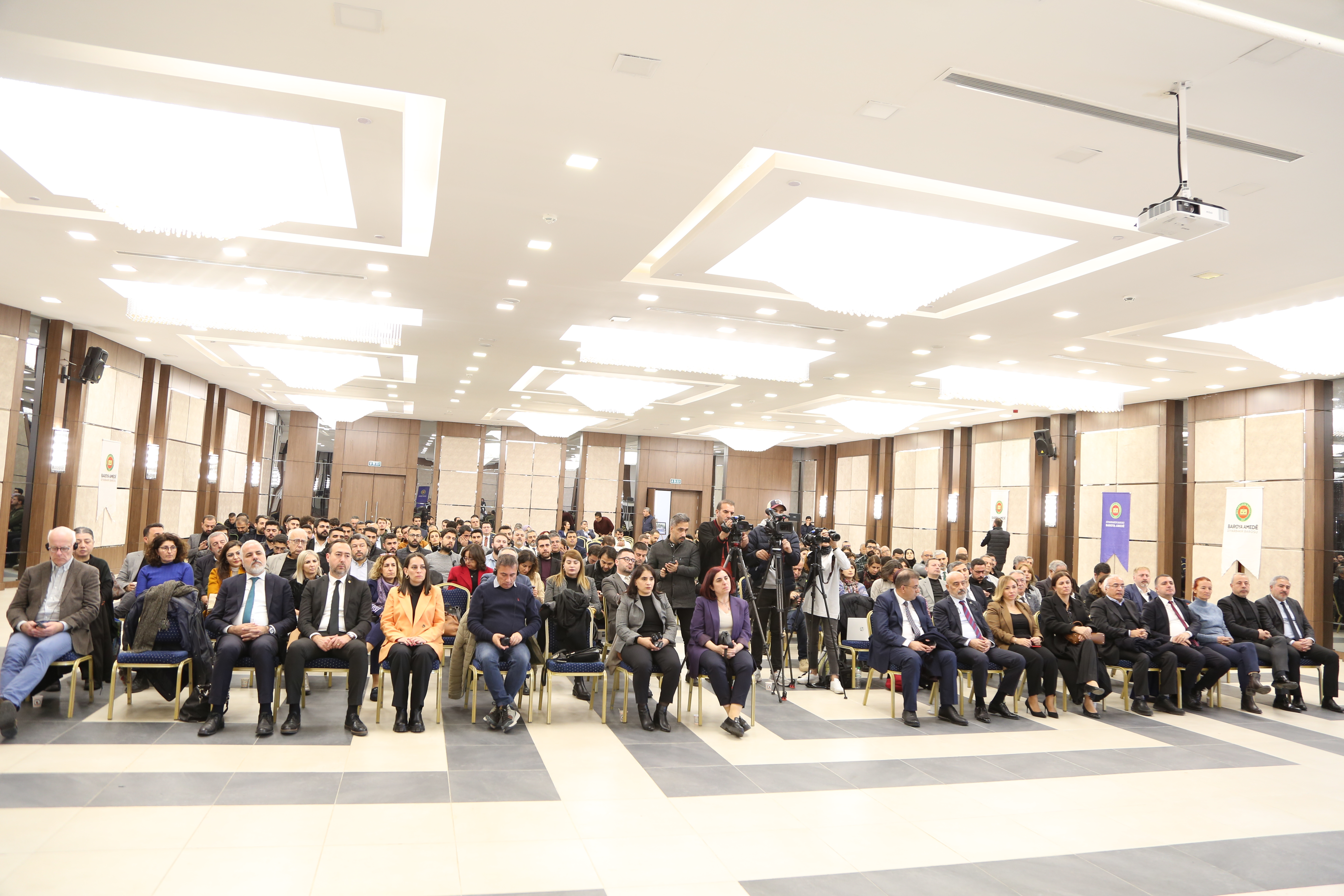 Baro Başkanımız Av. Tahir ELÇİ Anma Programı kapsamında 'Cezasızlık ve İnsan Hakları' konulu panel yapıldı. — 4