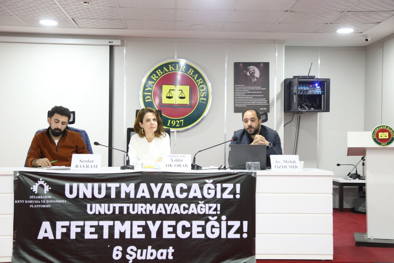 6 Şubat Depremi'nin Yıldönümü Anma Programı Kapsamında Panel Düzenlendi — 1