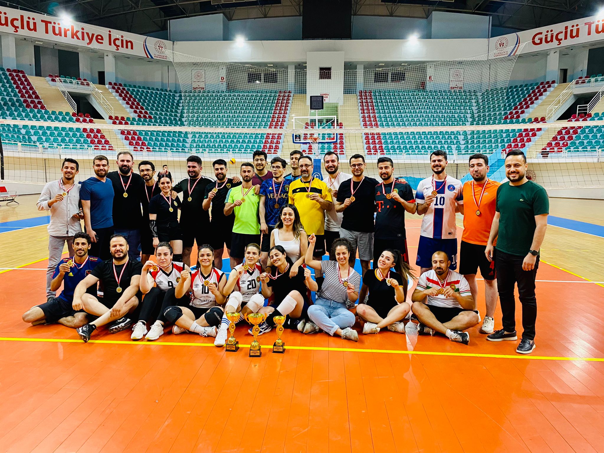 2.Karma Voleybol Turnuvası Sona Erdi — 1
