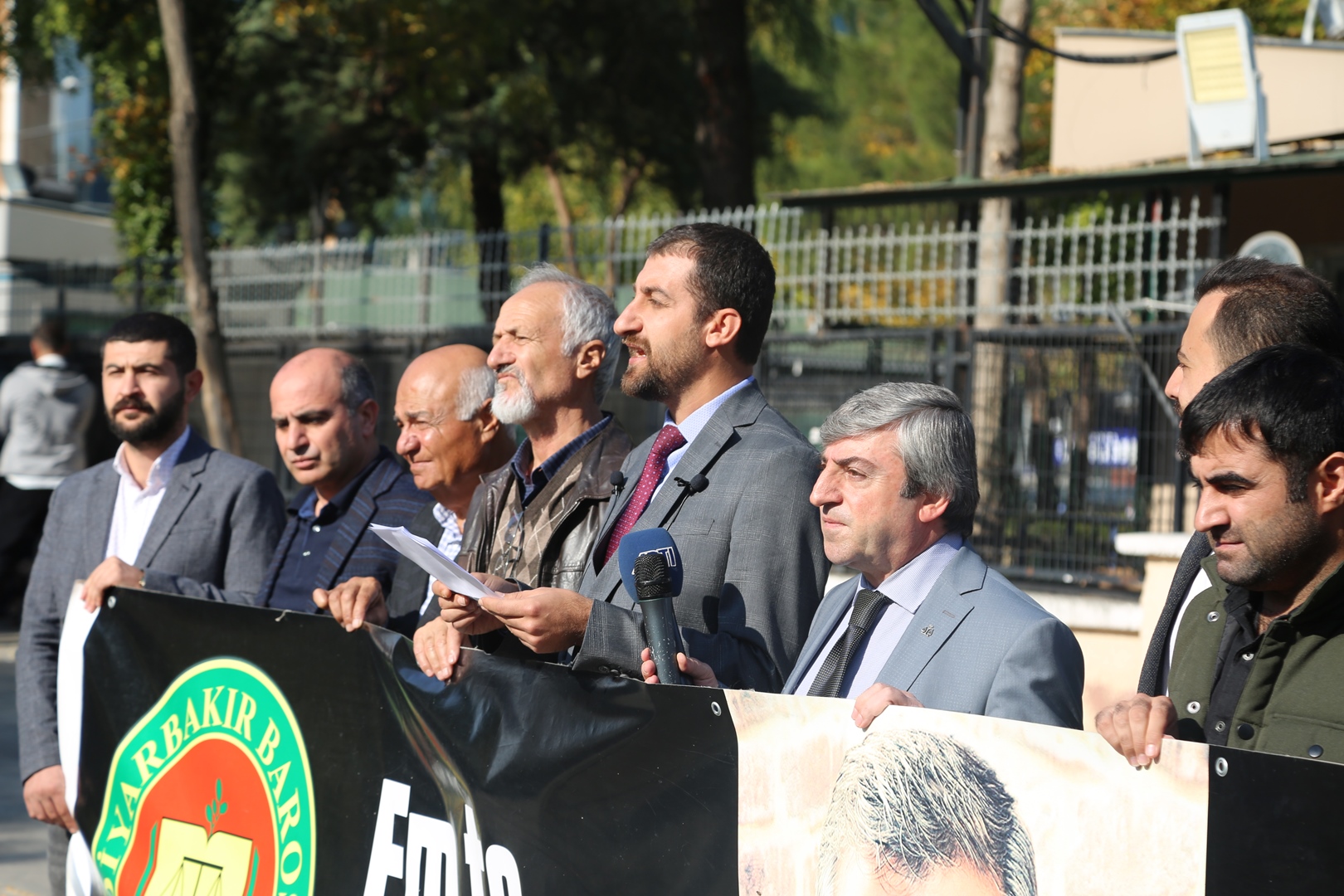Baro Başkanımız Tahir ELÇİ'nin Katledilişinin 202. Haftası Anma Etkinliği Diyarbakır Adliyesi Önünde Gerçekleştirildi... — 5