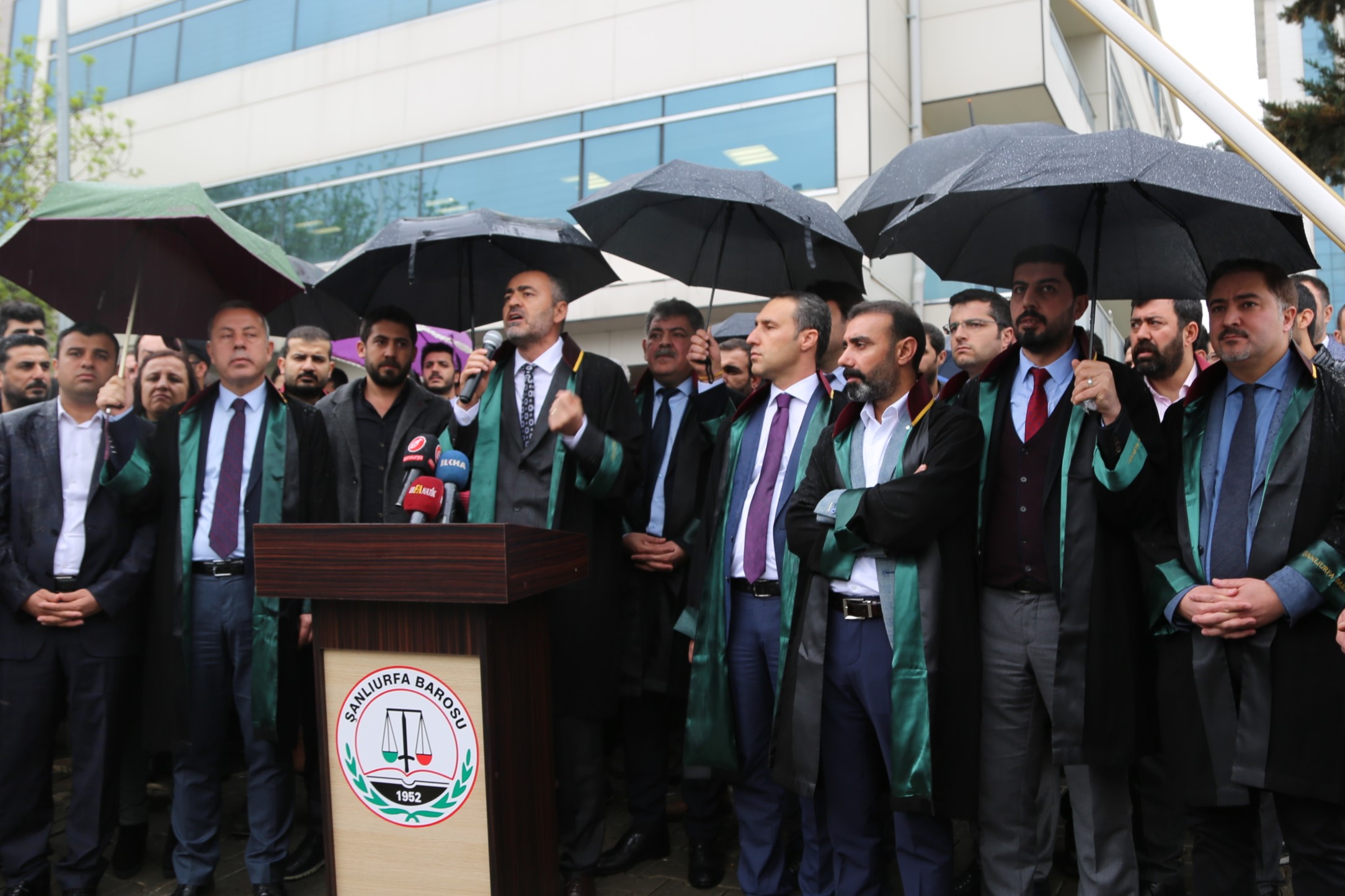 13 Meslektaşımız Derhal Serbest Bırakılmalıdır! — 1