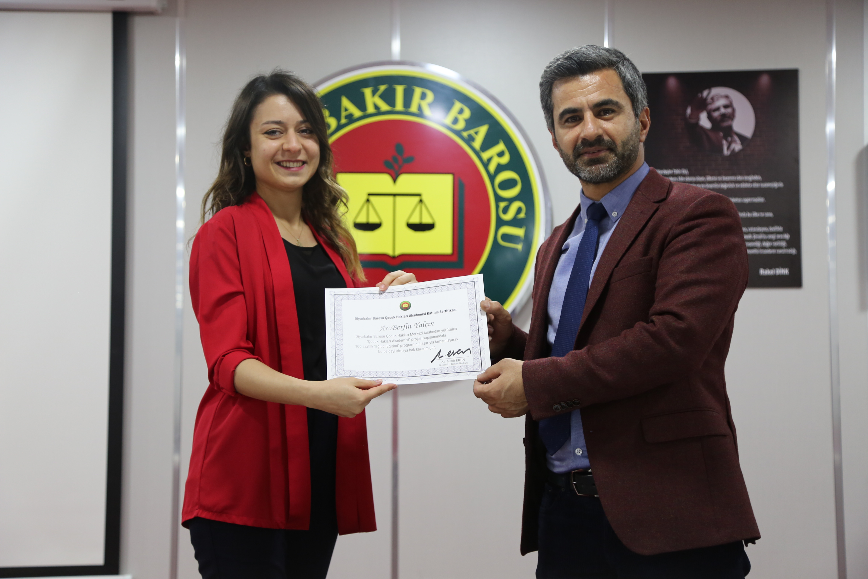 'Çocuk Hakları Akademisi Projesi Eğitici Eğitimi Programı'nı Tamamlayan Meslektaşlarımıza Sertifikaları Verildi. — 8