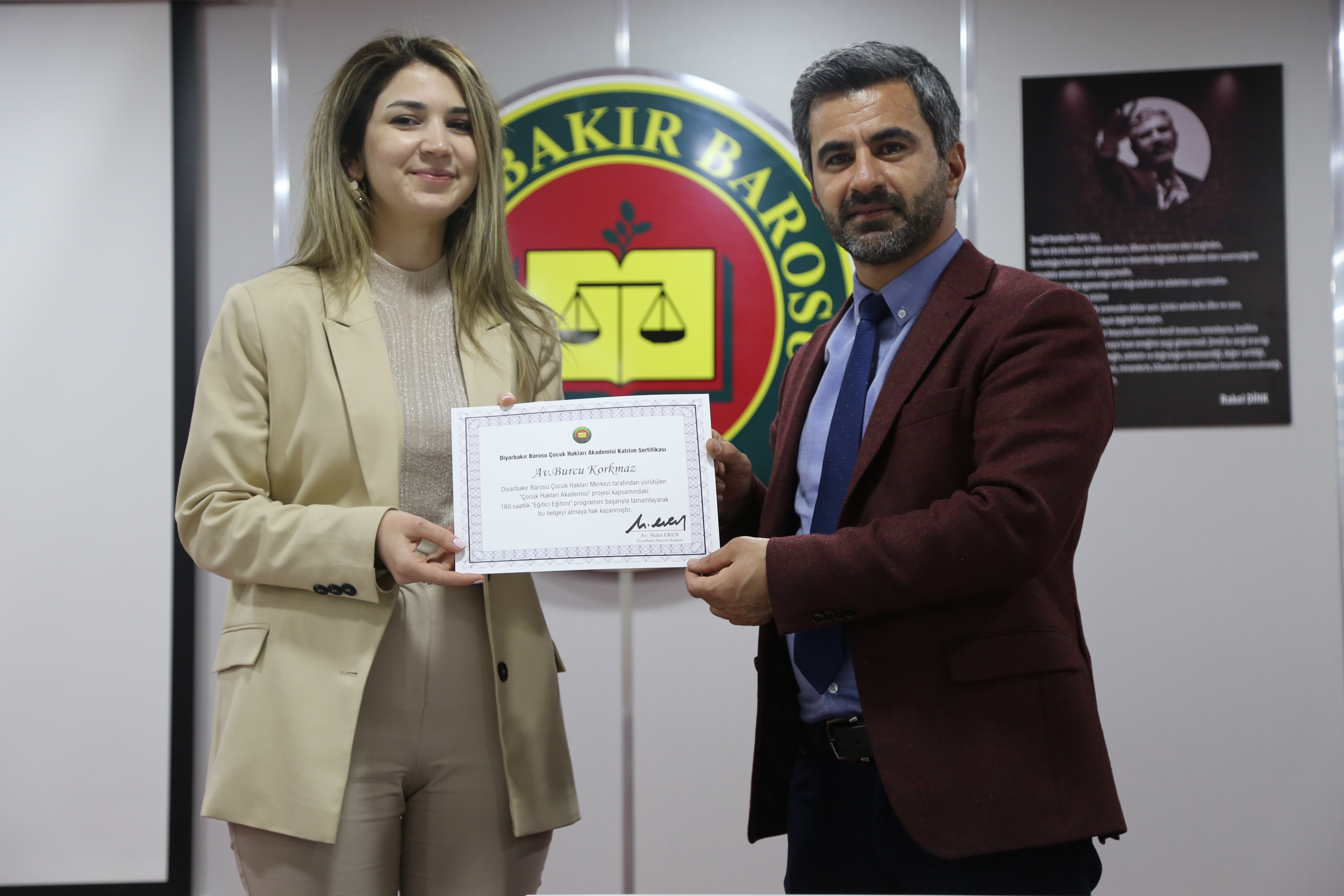 'Çocuk Hakları Akademisi Projesi Eğitici Eğitimi Programı'nı Tamamlayan Meslektaşlarımıza Sertifikaları Verildi. — 9
