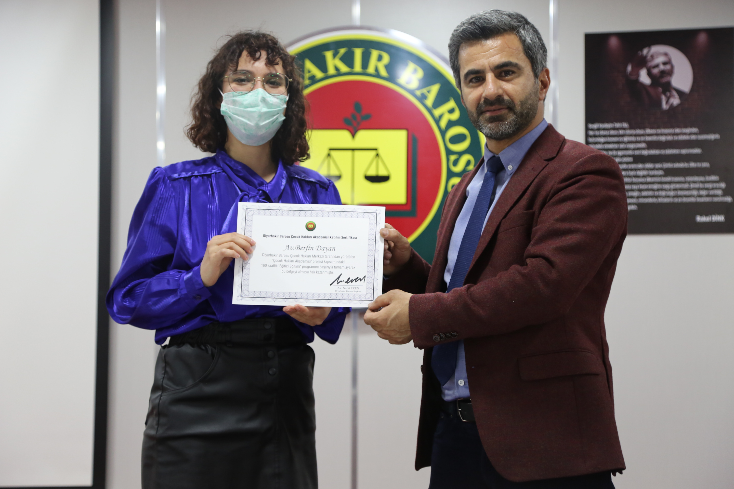 'Çocuk Hakları Akademisi Projesi Eğitici Eğitimi Programı'nı Tamamlayan Meslektaşlarımıza Sertifikaları Verildi. — 10