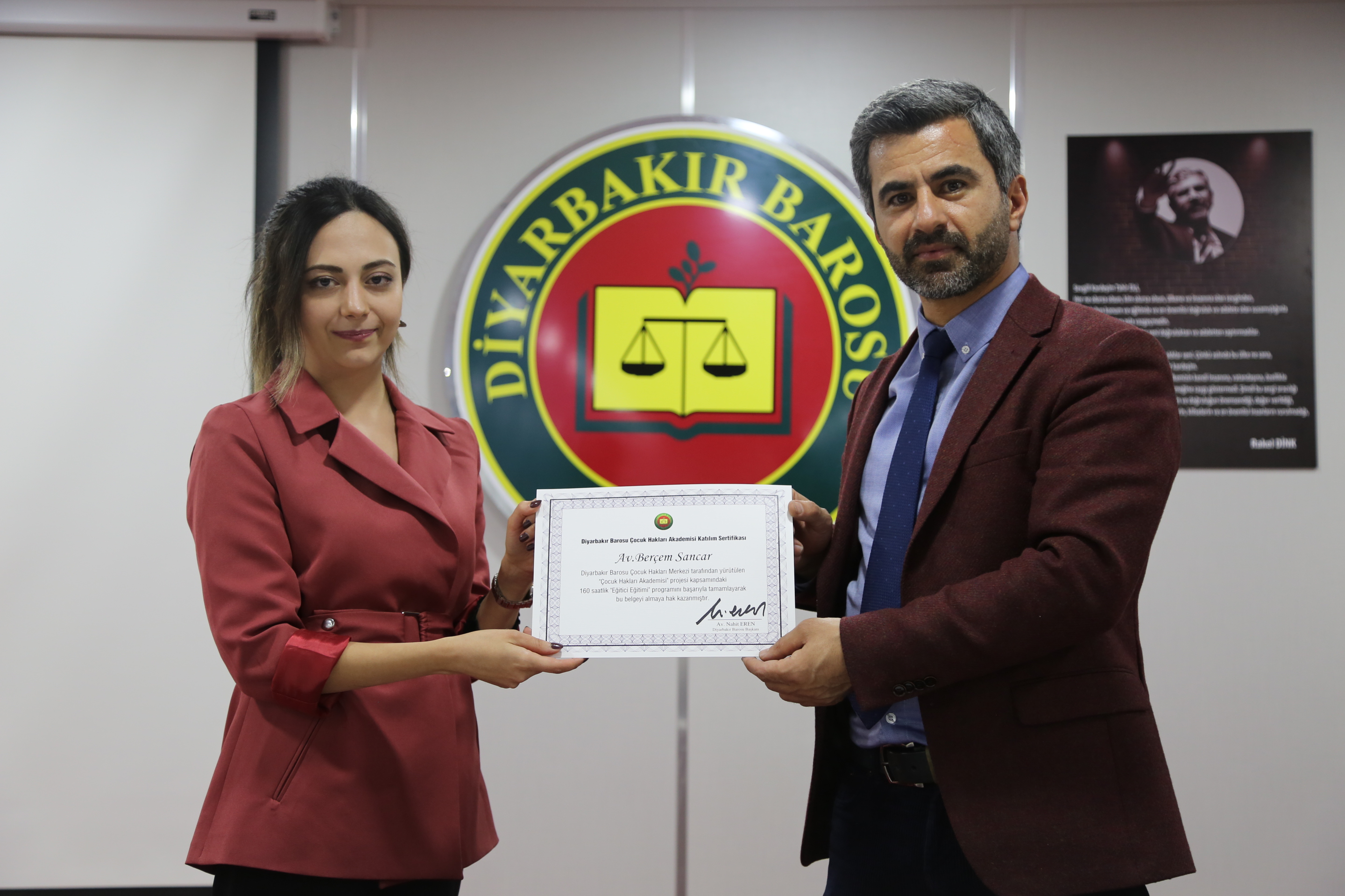 'Çocuk Hakları Akademisi Projesi Eğitici Eğitimi Programı'nı Tamamlayan Meslektaşlarımıza Sertifikaları Verildi. — 15