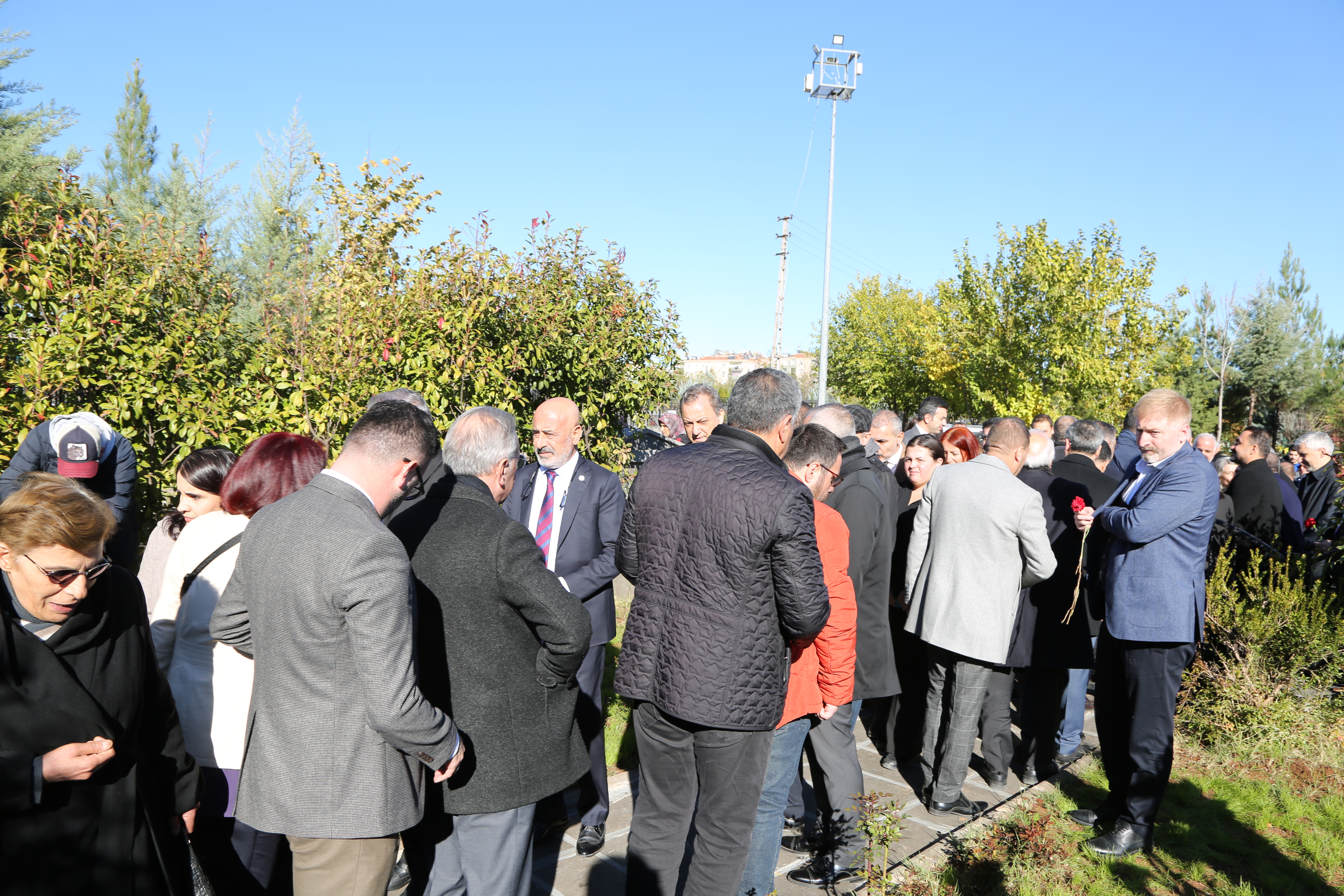 Baro Başkanımız Av.Tahir ELÇİ, Kabri Başında Anıldı… — 3