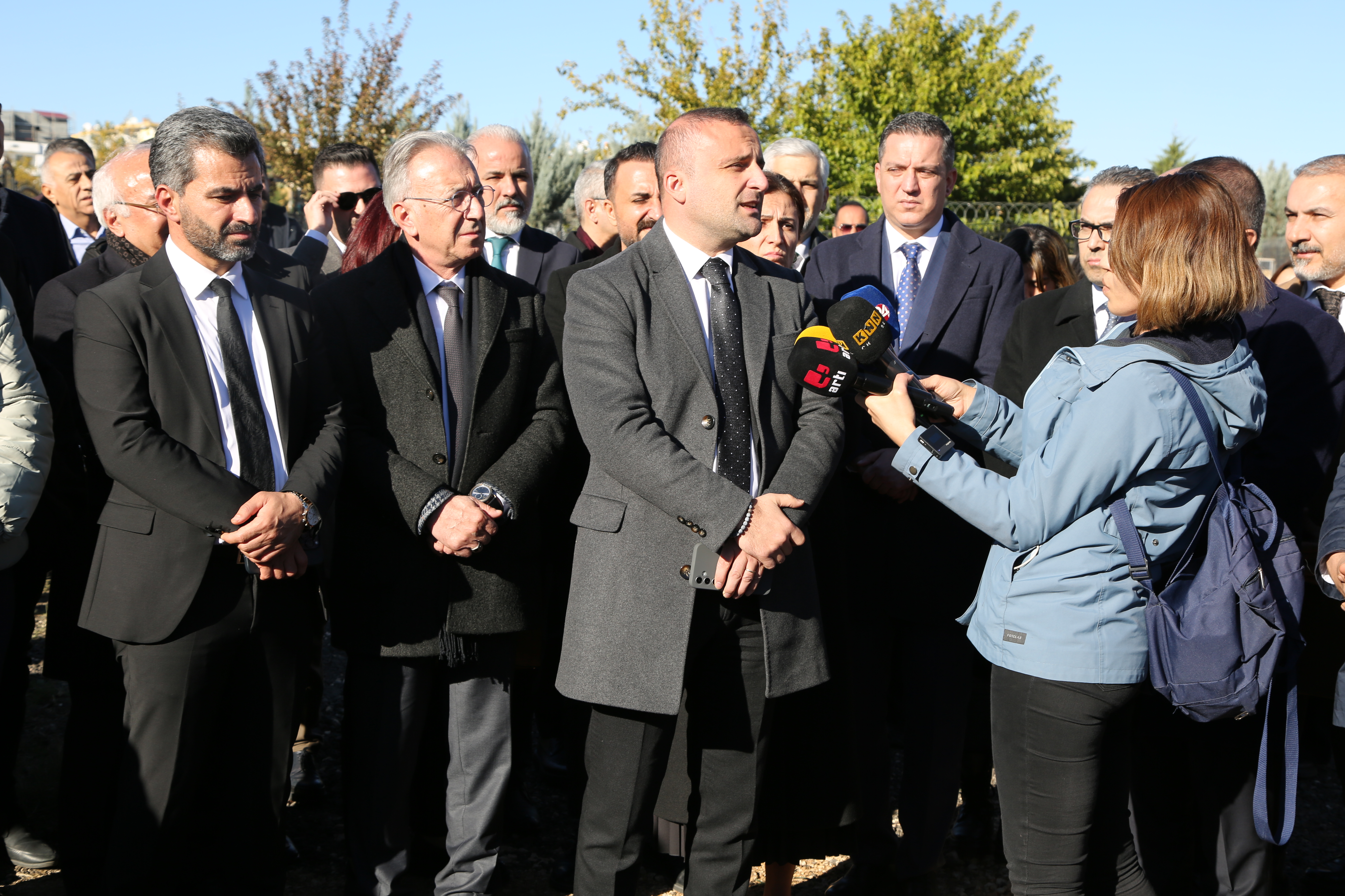 Baro Başkanımız Av.Tahir ELÇİ, Kabri Başında Anıldı… — 8