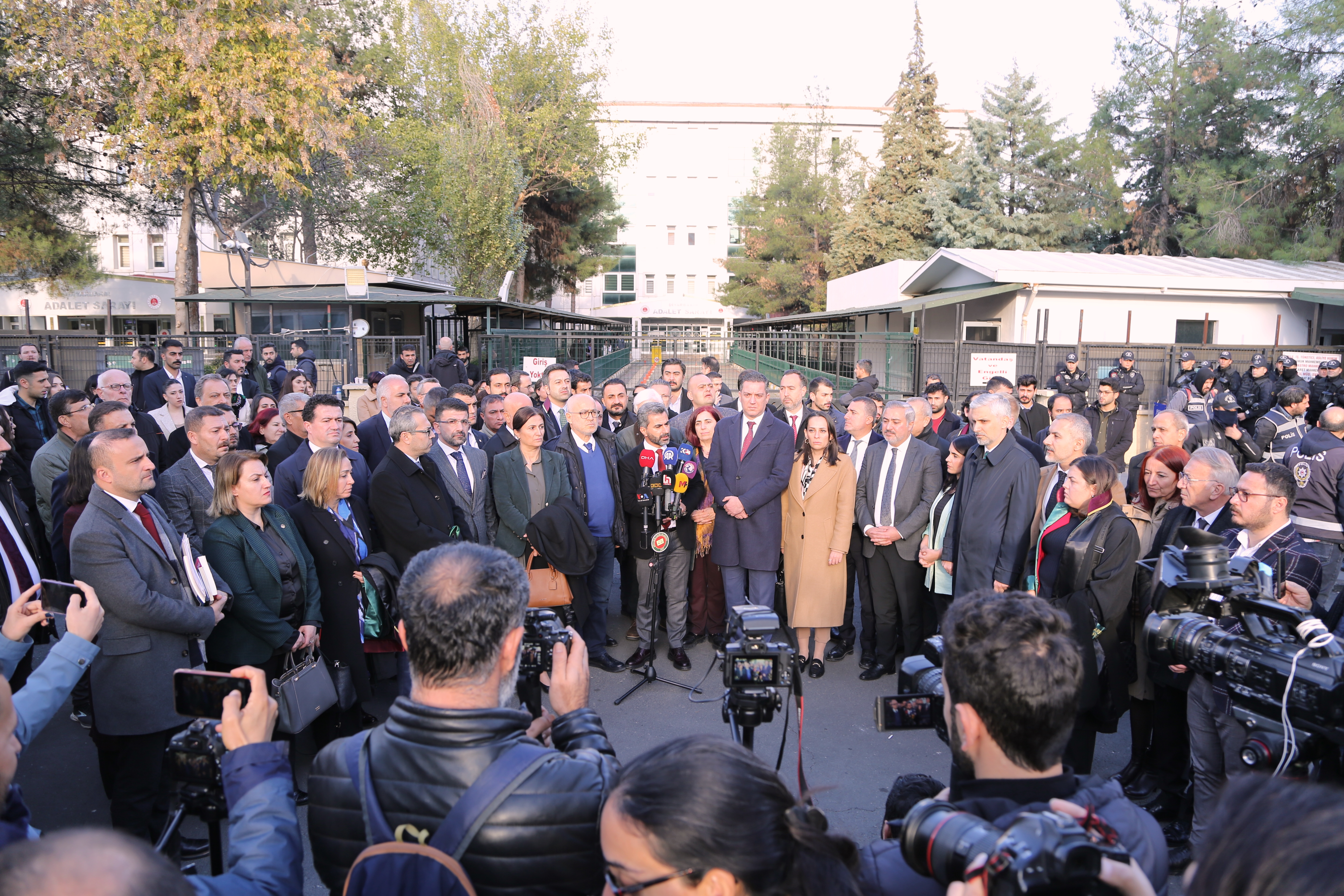 Baro Başkanımız Tahir ELÇİ'nin Faillerinin Yargılandığı Davanın Dokuzuncu Duruşması Yapıldı. — 5
