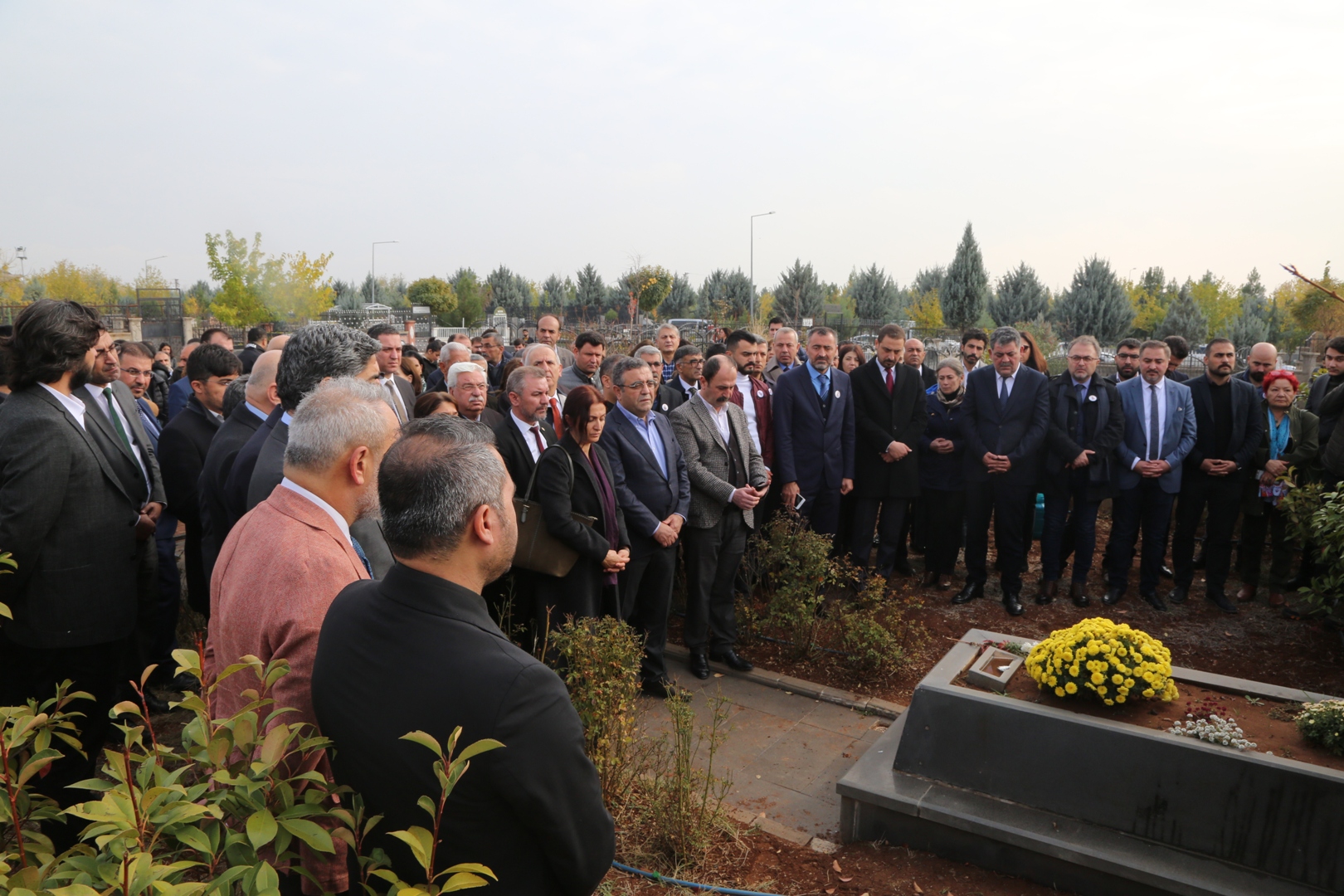 Baro Başkanımız Av. Tahir ELÇİ Mezarı Başında Anıldı — 2