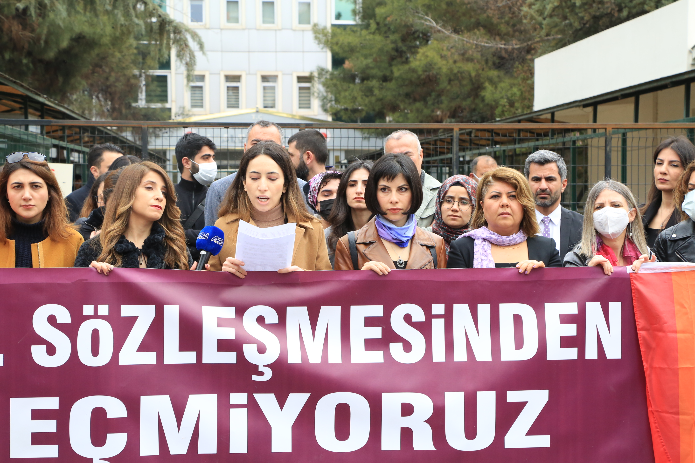Hayatın Her Alanında Eşitsizliğe, Sömürüye ve Şiddete Karşı Mücadelemiz Devam Edecek. 8 Mart Dünya Kadınlar Günümüz Kutlu Olsun! — 2