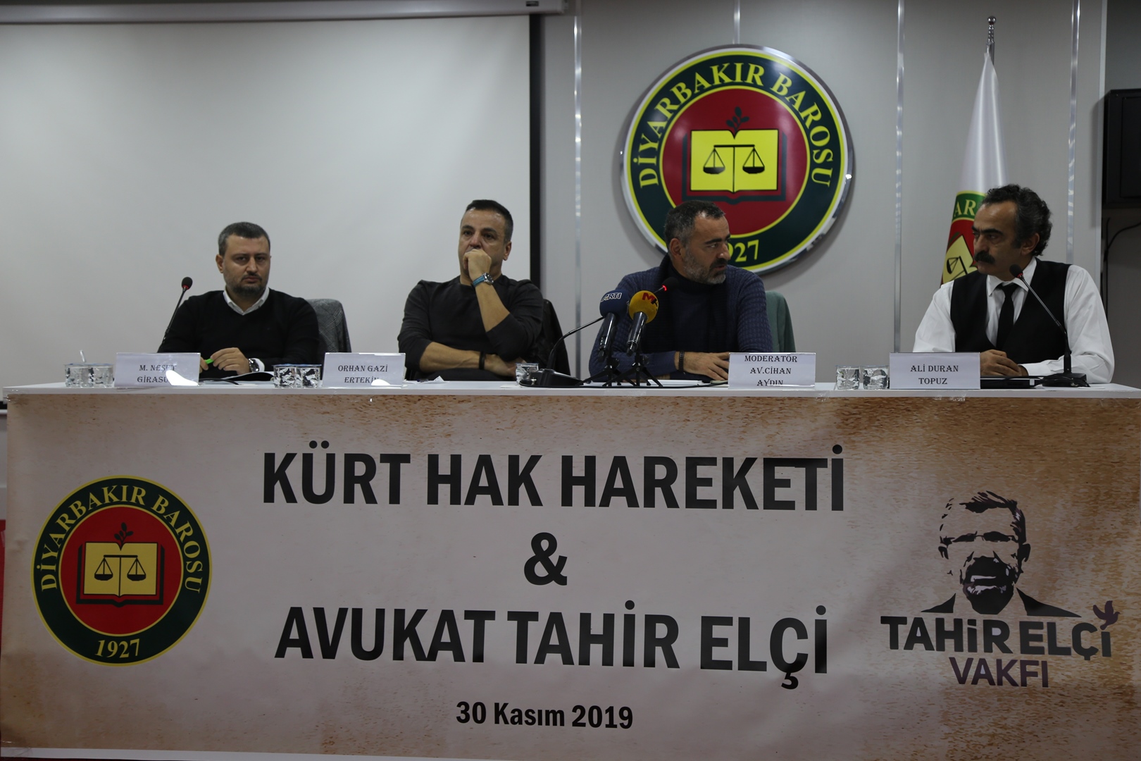Tahir ELÇİ Anma Haftası Programı Kapsamında Kürt Hak Hareketi ve Avukat Tahir Elçi Konulu Panel Yapıldı — 4
