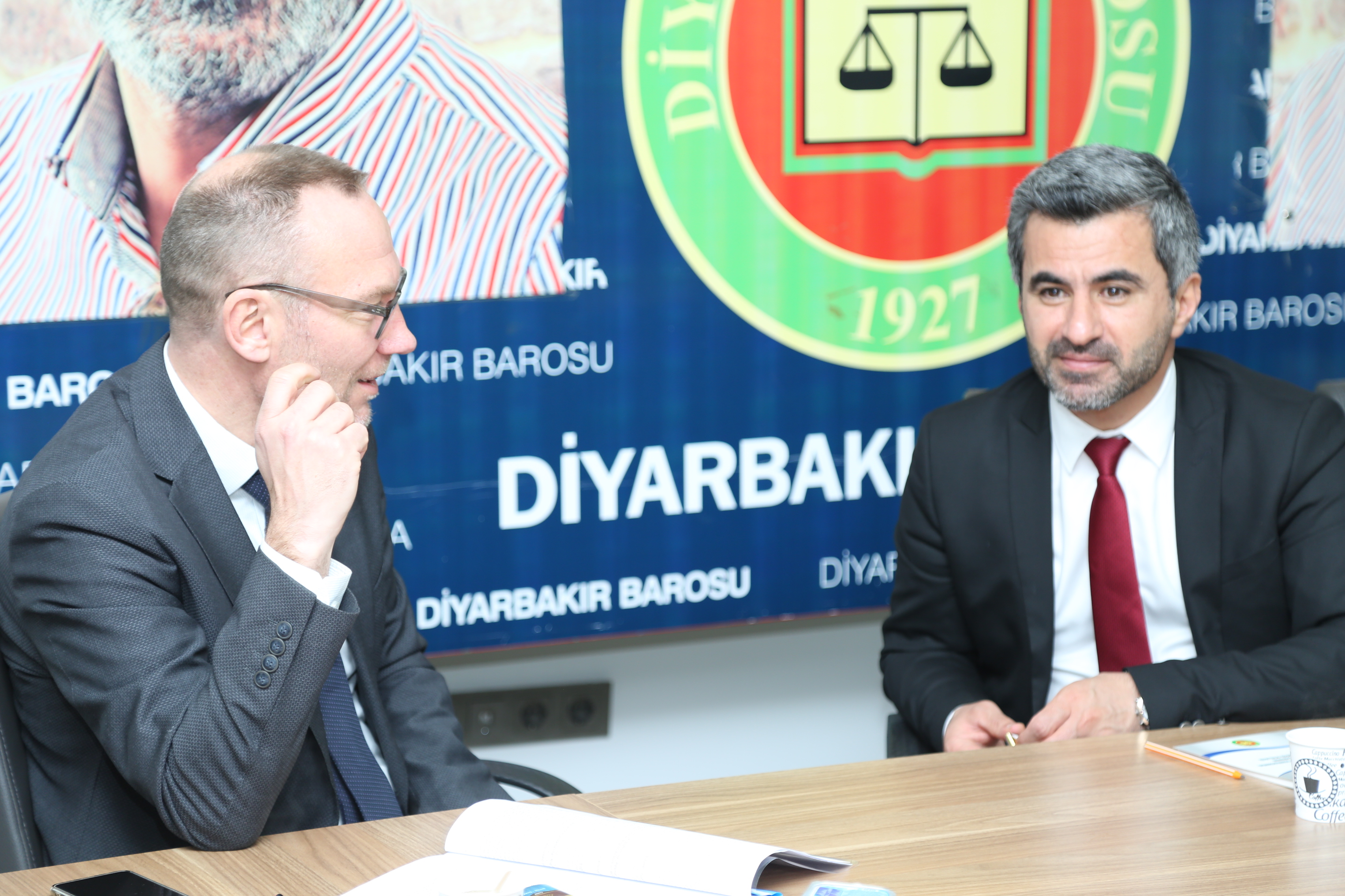 Avrupa Birliği Türkiye Delegasyonu Sivil Toplum, Temel Haklar, Yargı ve İç İşleri Bölümü Başkanı Alexander FRICKE ve Beraberindeki Heyet Baromuzu Ziyaret Etti. — 2