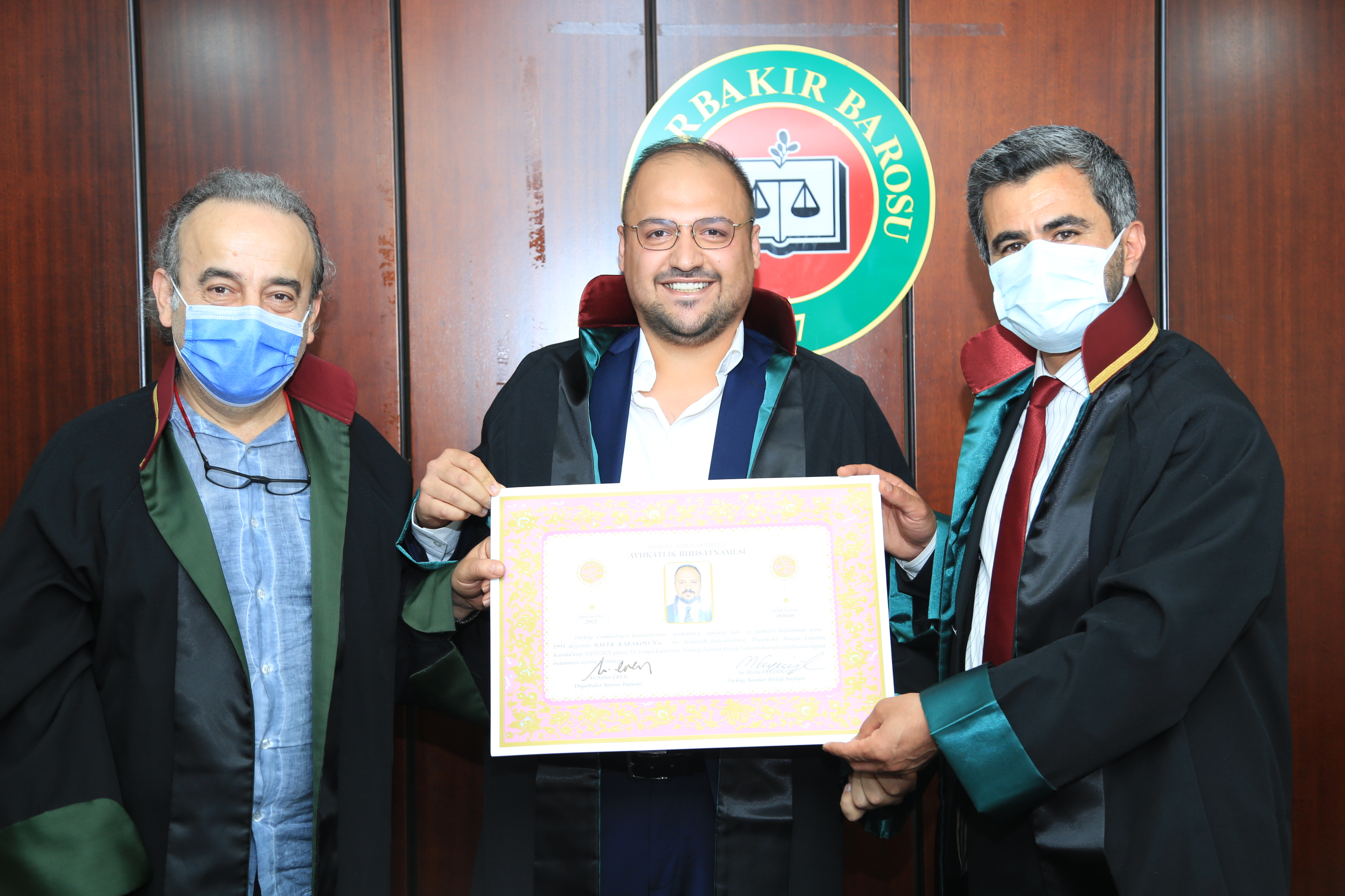 İki Meslektaşımız Avukatlık Yeminlerini İcra Ederek Aramıza Katıldı. — 2