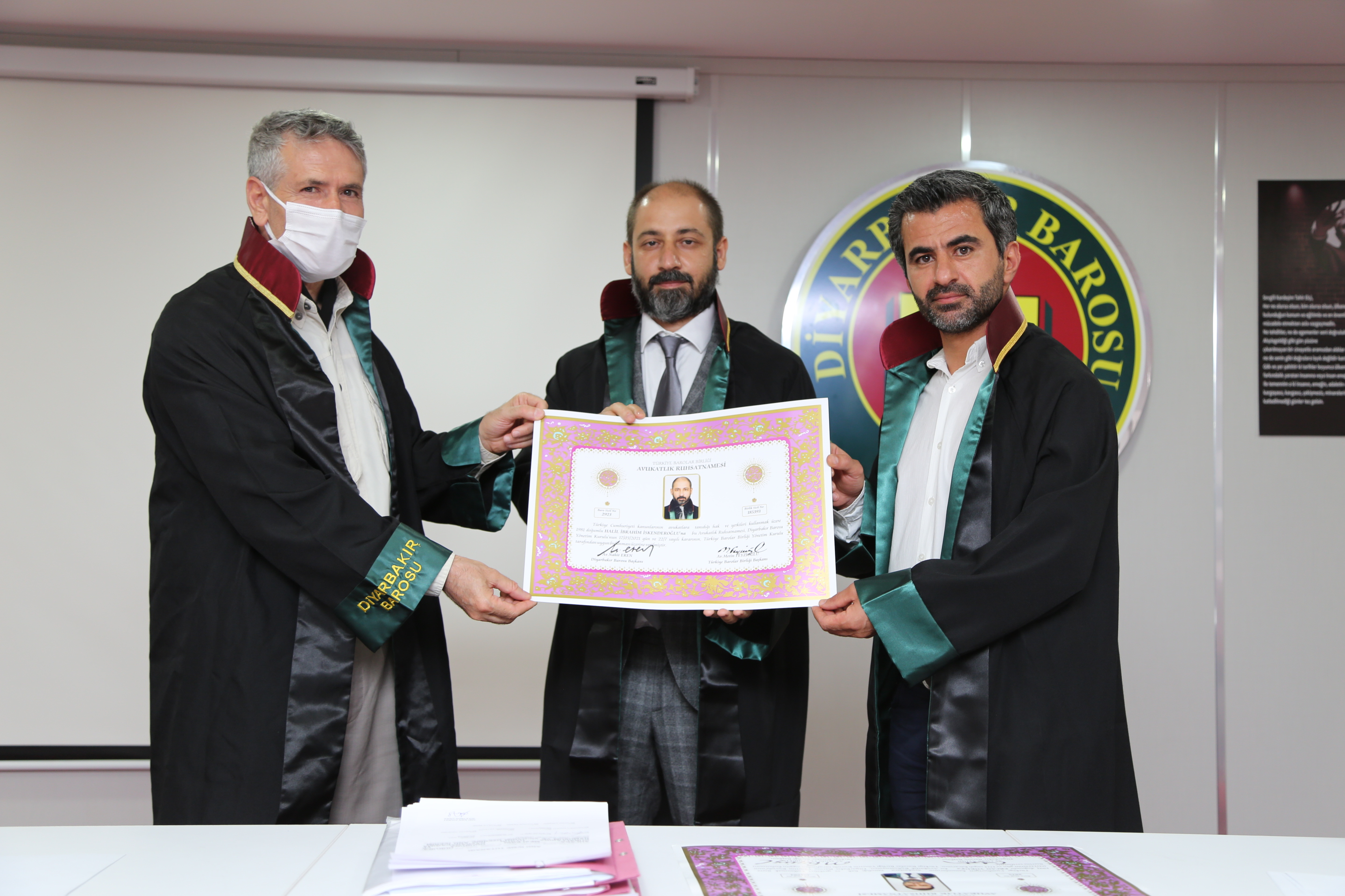 Üç Meslektaşımız Avukatlık Yeminlerini İcra Ederek Aramıza Katıldı. — 2