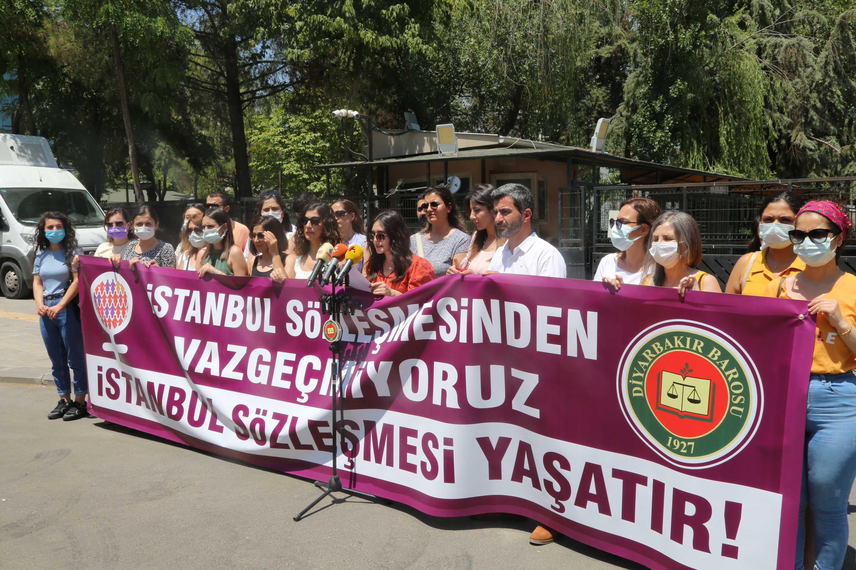 İstanbul sözleşmesi yaşatır! istanbul sözleşmesinden vazgeçmiyoruz — 2