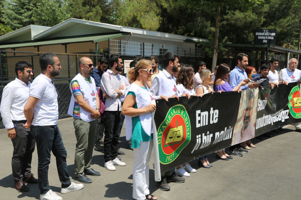 Baro Başkanımız Tahir ELÇİ'nin Katledilişinin 181. Haftası Anma Etkinliği Üyelerimizin Katılımıyla Gerçekleşti... — 3