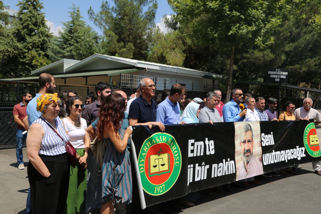 Baro Başkanımız Tahir ELÇİ'nin Katledilişinin 182. Haftası Anma Etkinliği Üyelerimizin Katılımıyla Gerçekleşti... — 5