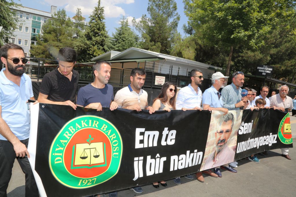 Baro Başkanımız Tahir ELÇİ'nin Katledilişinin 183. Haftası Anma Etkinliği Üyelerimizin Katılımıyla Gerçekleşti... — 4