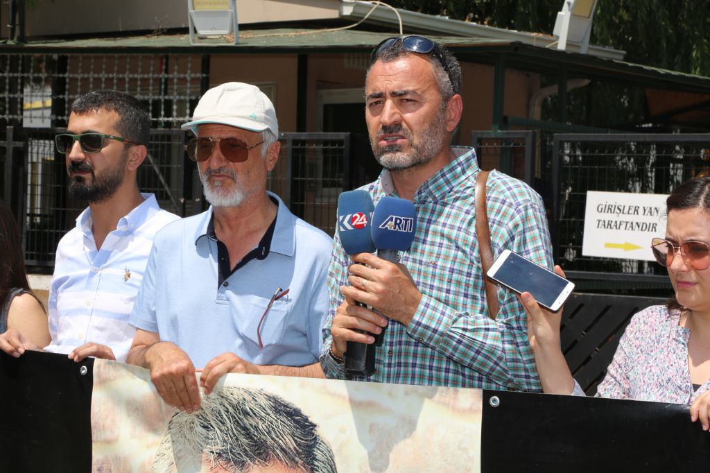 Baro Başkanımız Tahir ELÇİ'nin Katledilişinin 183. Haftası Anma Etkinliği Üyelerimizin Katılımıyla Gerçekleşti... — 2
