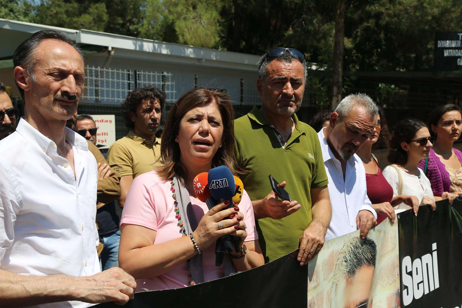 Baro Başkanımız Tahir ELÇİ'nin Katledilişinin 186. Haftası Anma Etkinliği Meslektaşlarımız ve Misafirlerimizin Katılımıyla Gerçekleşti... — 11