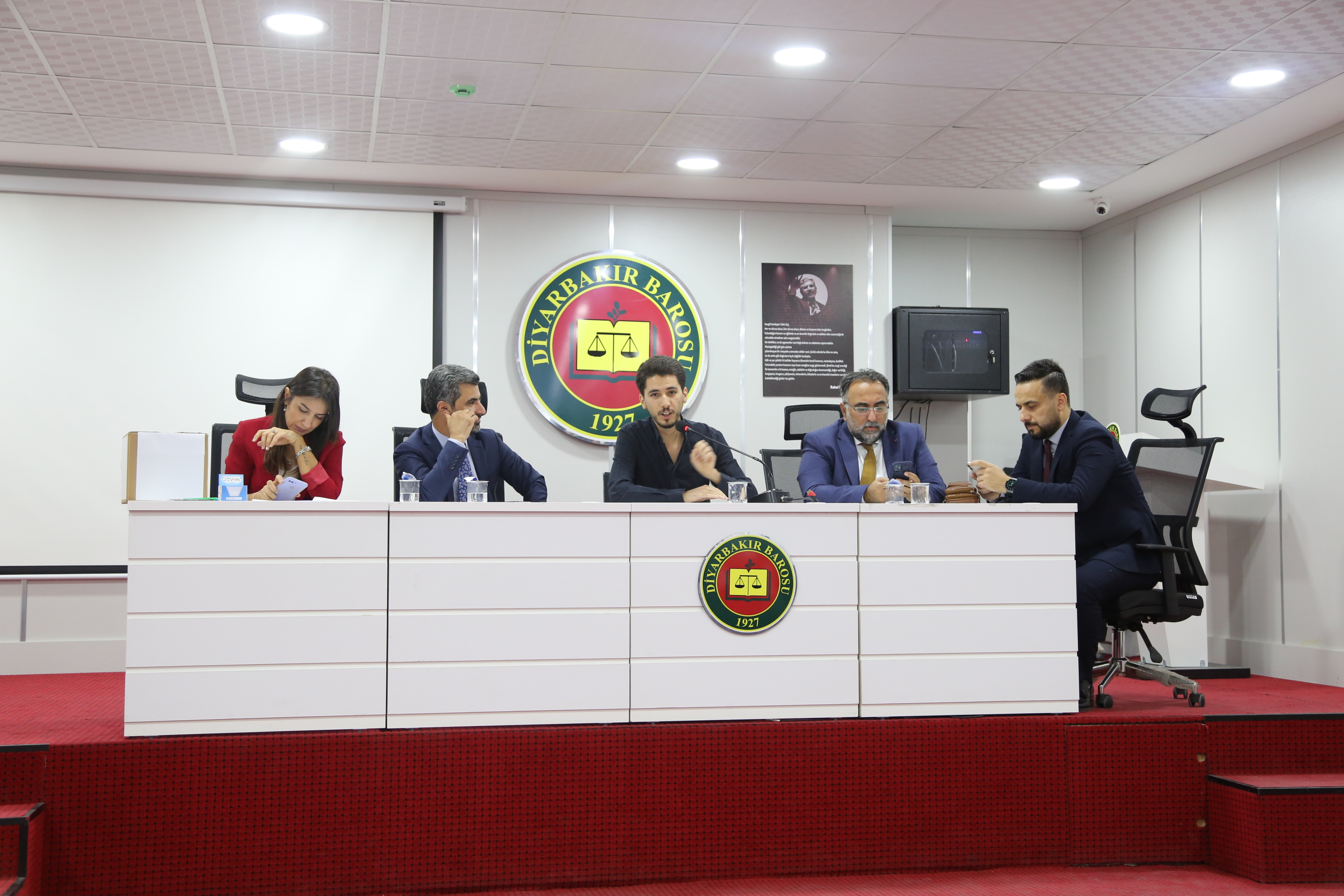 Diyarbakır Barosu Genç Avukatlar Meclisi İlk Genel Kurulu toplantısını  gerçekleştirdi. — 5