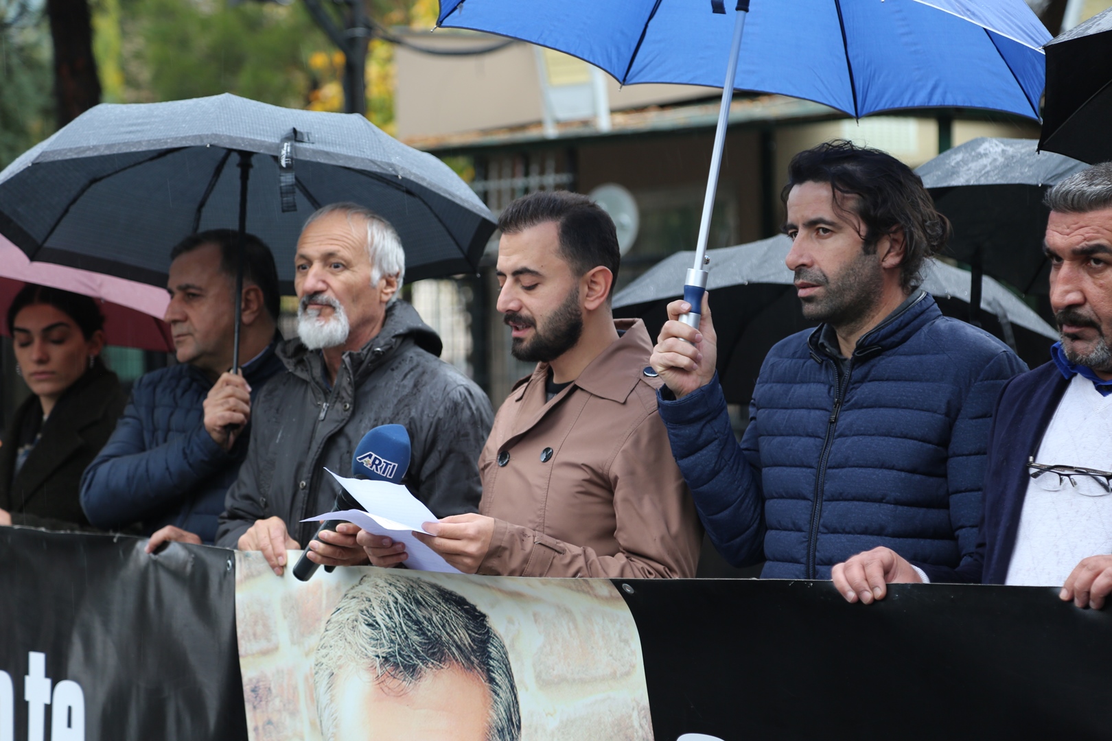 Baro Başkanımız Tahir ELÇİ'nin Katledilişinin 205. Haftası Anma Etkinliği Diyarbakır Adliyesi Önünde Gerçekleştirildi... — 3