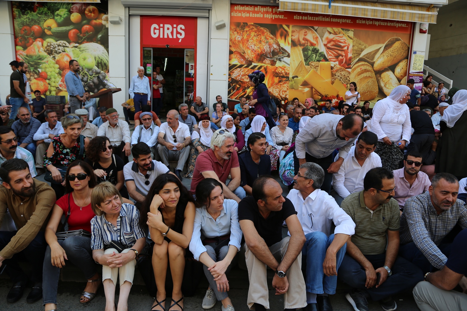 Kayyum Atamalarını Protesto Eden Diyarbakır Halkına Baromuzdan Destek... — 2