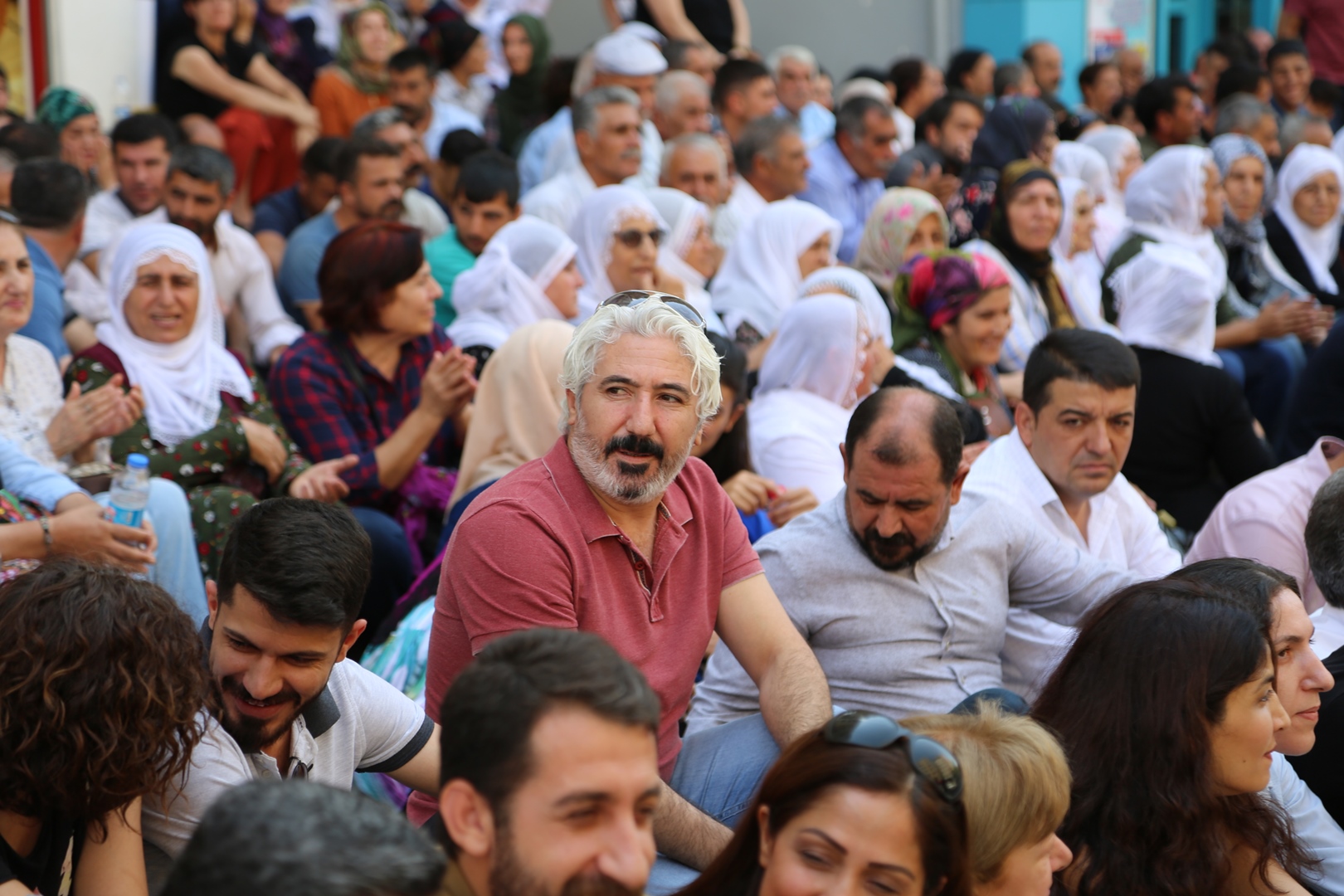 Baroya Me Destek da Gelê me yê Amedê ku Tayîn kirina Qeyûman Protesto Dike… — 3
