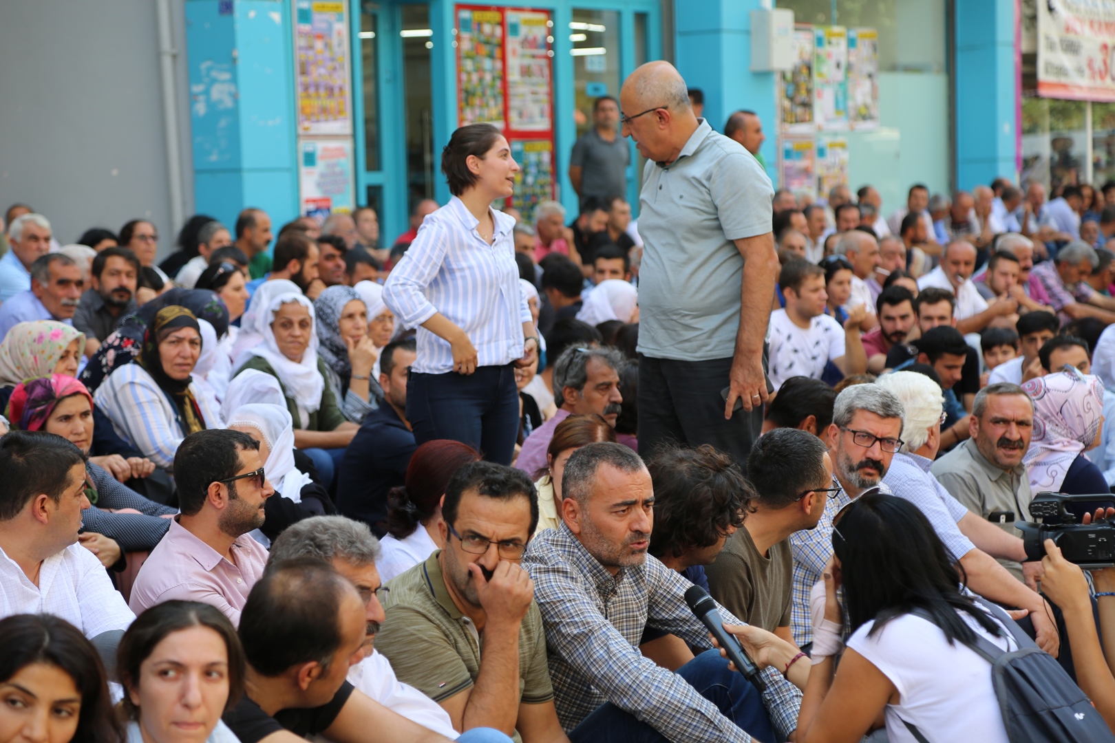 Baroya Me Destek da Gelê me yê Amedê ku Tayîn kirina Qeyûman Protesto Dike… — 6