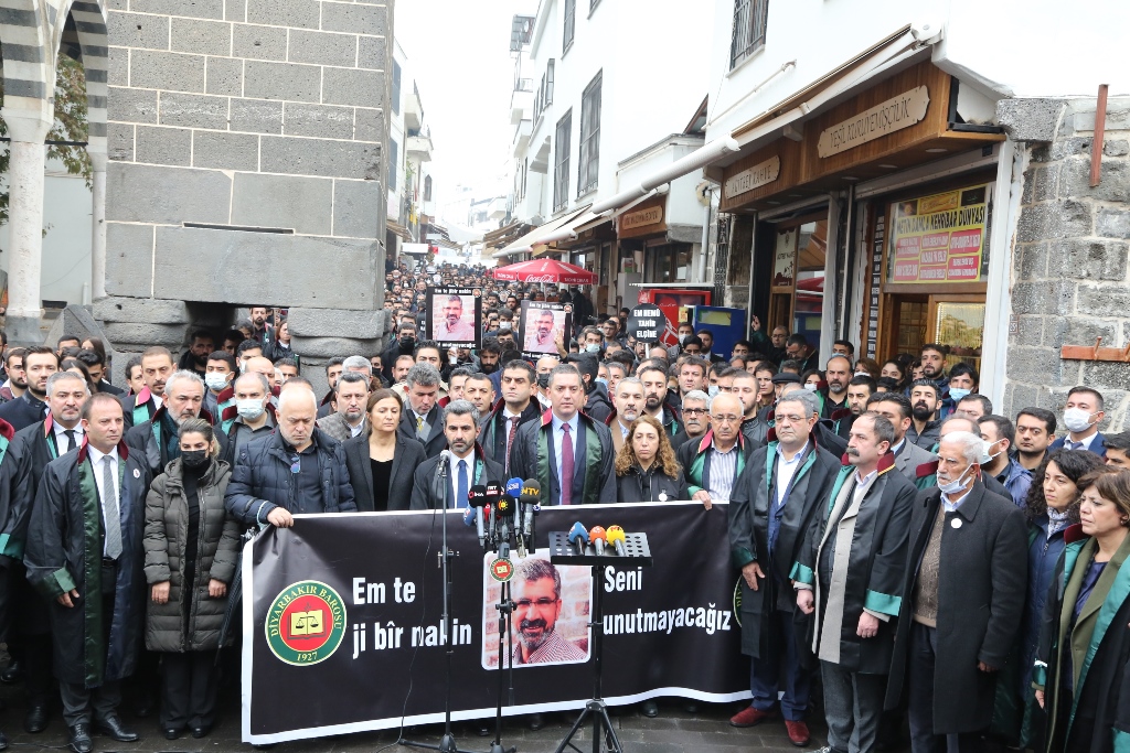 Katledilişinin 6. Yılında Ebedi Başkanımız Tahir Elçi'nin İnsan Hakları Mücadelesi Mirasına Sahip Çıkıyor, Saygı ve Özlemle Anıyoruz. — 21