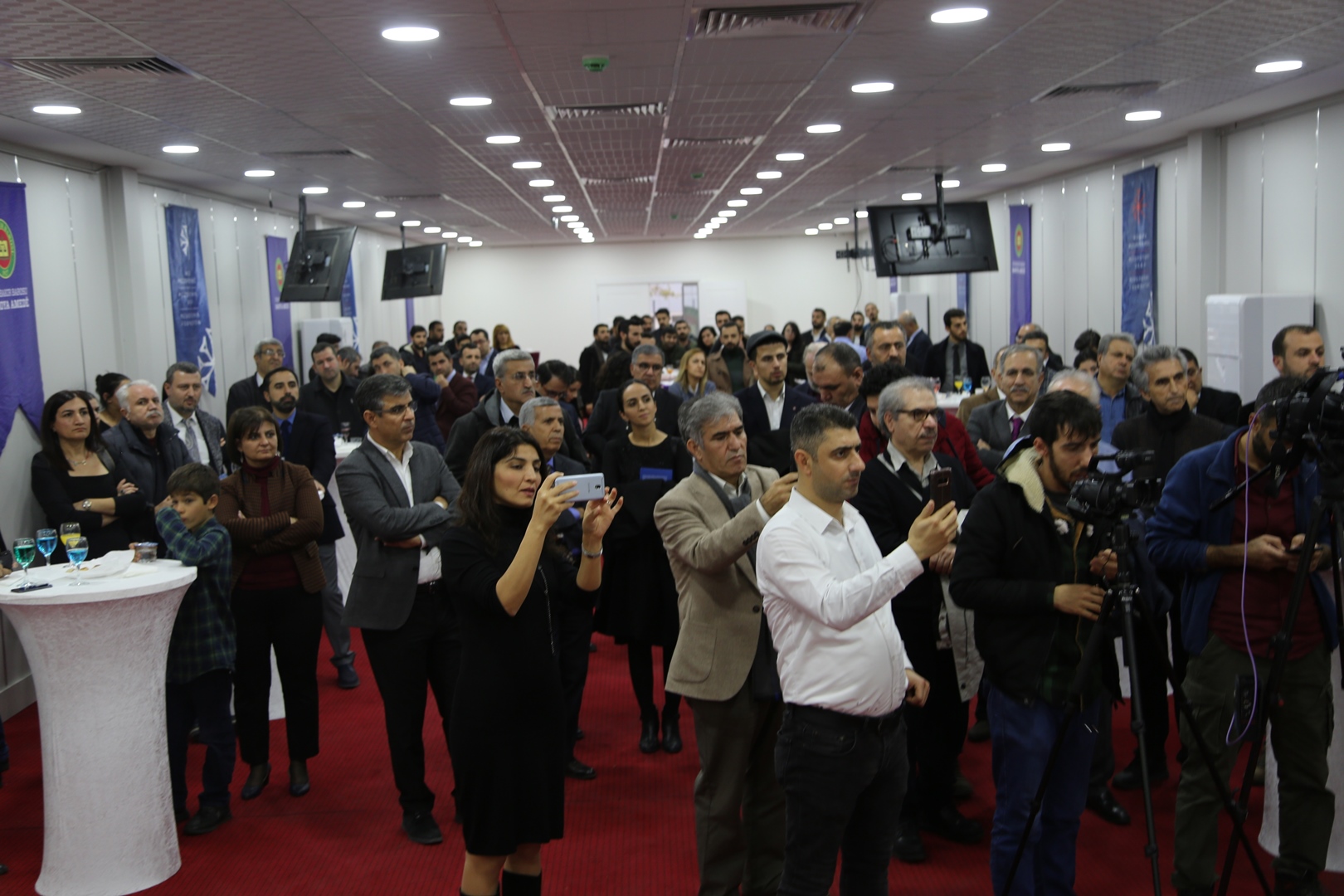 Resepsîyona Danasîna Ferhenga Têgihên Hiqûqê / Kürtçe Hukuk Terimleri Sözlüğü Tanıtım Resepsiyonu — 8