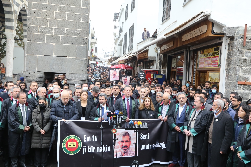 Katledilişinin 6. Yılında Ebedi Başkanımız Tahir Elçi'nin İnsan Hakları Mücadelesi Mirasına Sahip Çıkıyor, Saygı ve Özlemle Anıyoruz. — 22