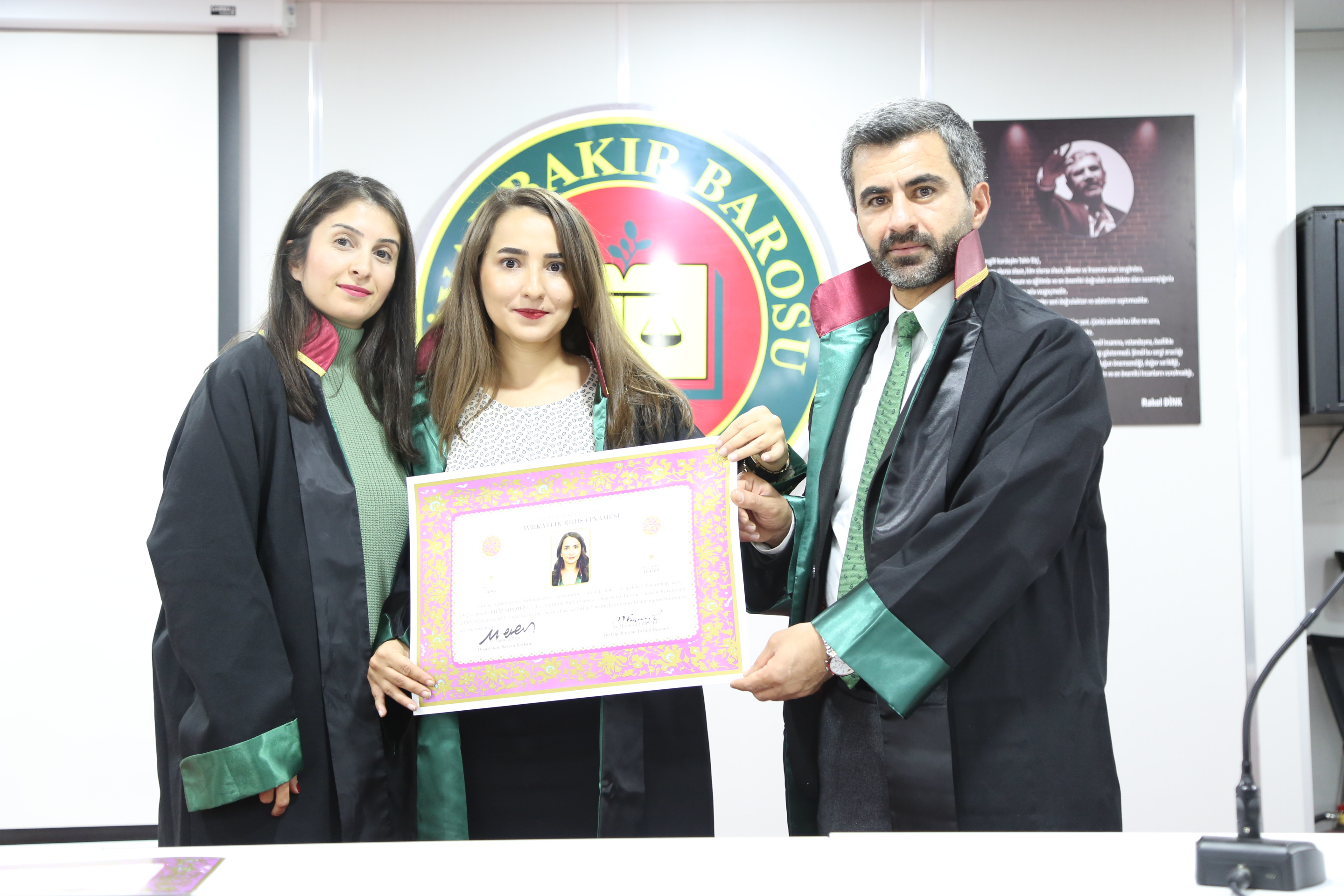Sekiz Meslektaşımız Avukatlık Yeminini İcra Ederek Aramıza Katıldı. — 2